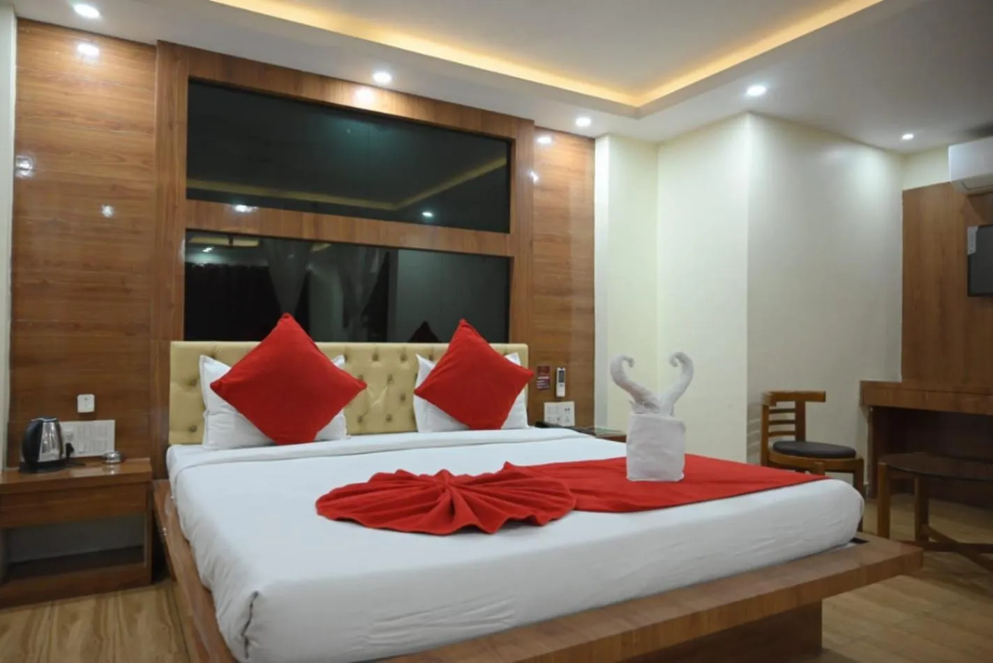 Bedroom in Hotel Jyoti International