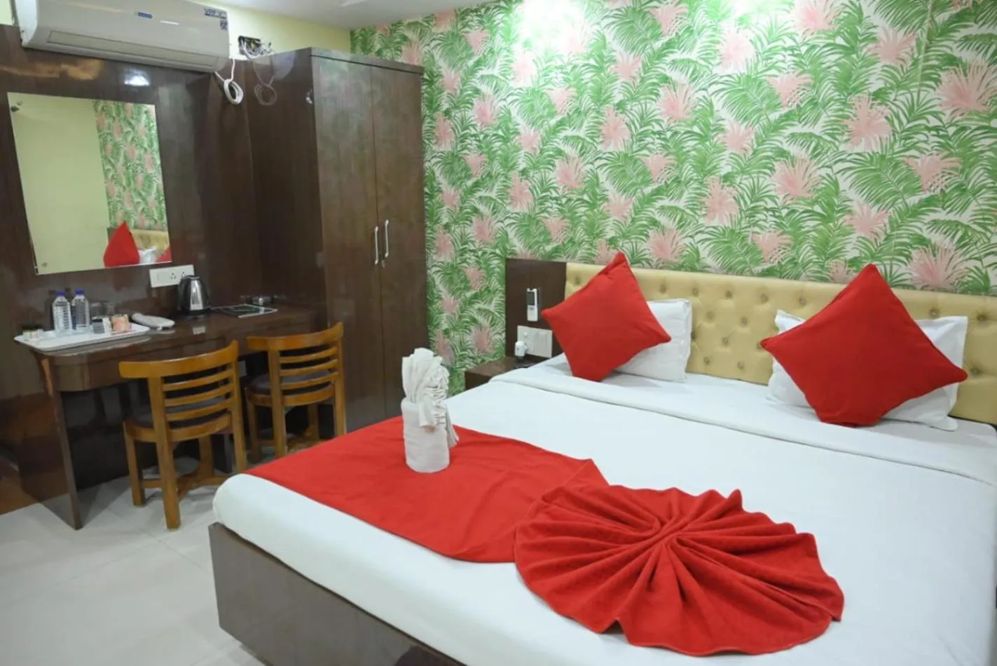 Bedroom in Hotel Jyoti International