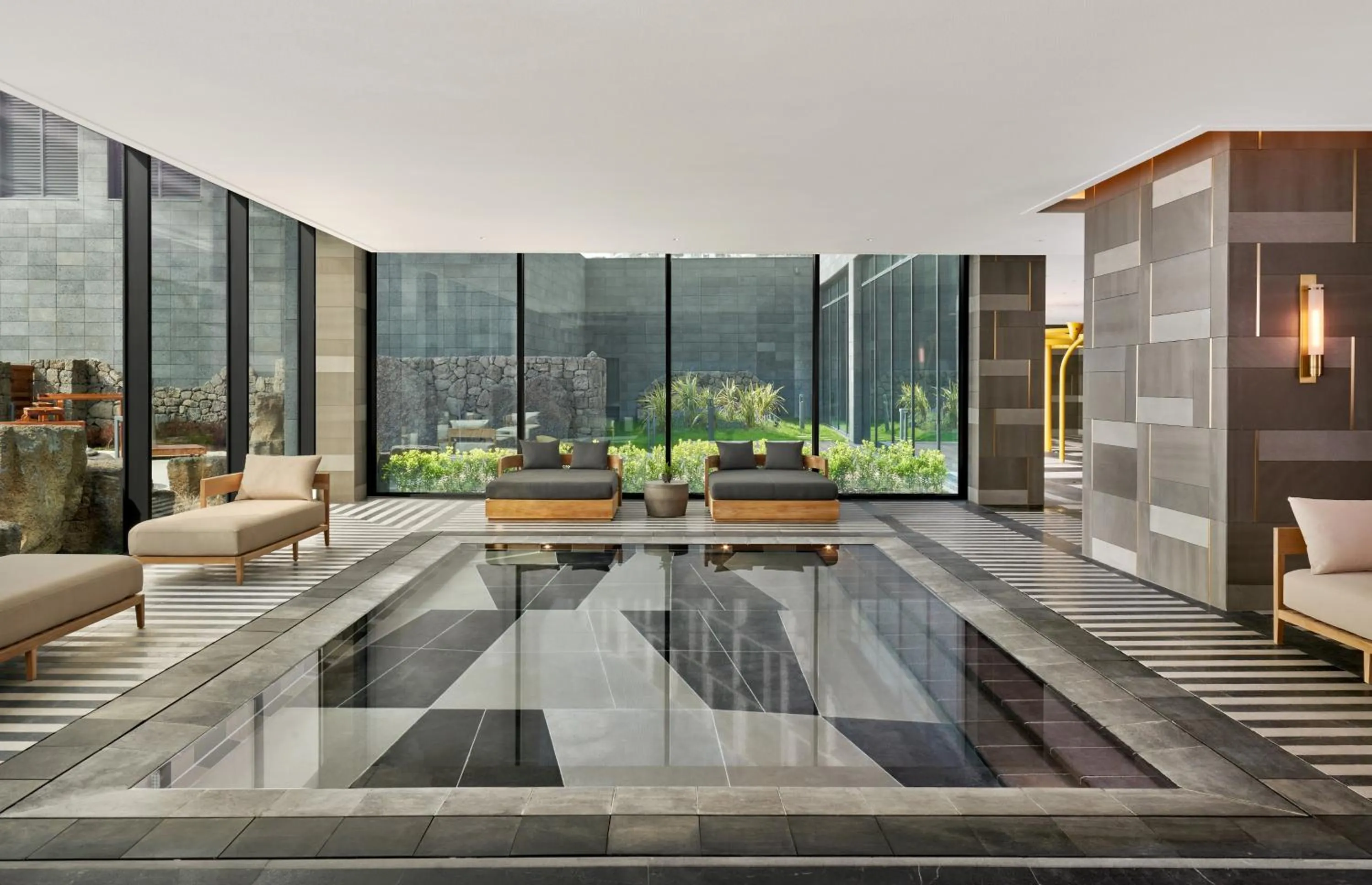 Swimming pool in JW Marriott Jeju Resort & Spa