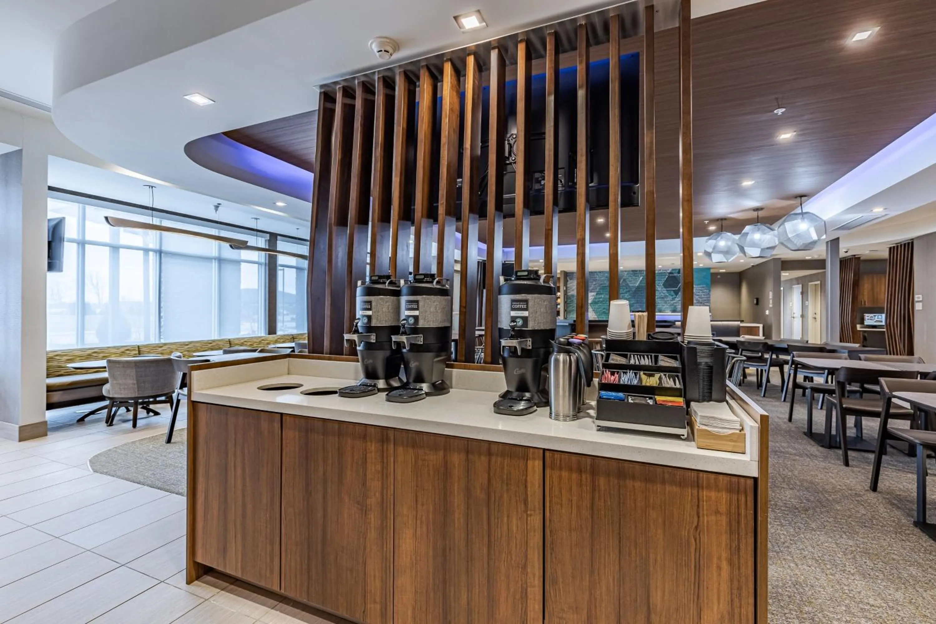 Lounge or bar in SpringHill Suites by Marriott Detroit Sterling Heights