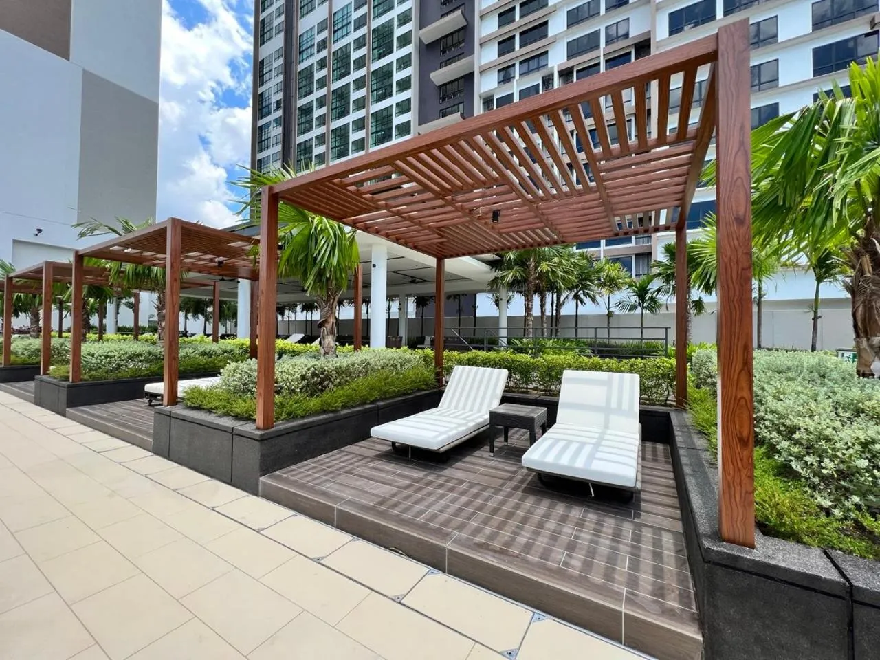 Swimming pool in Courtyard by Marriott Melaka