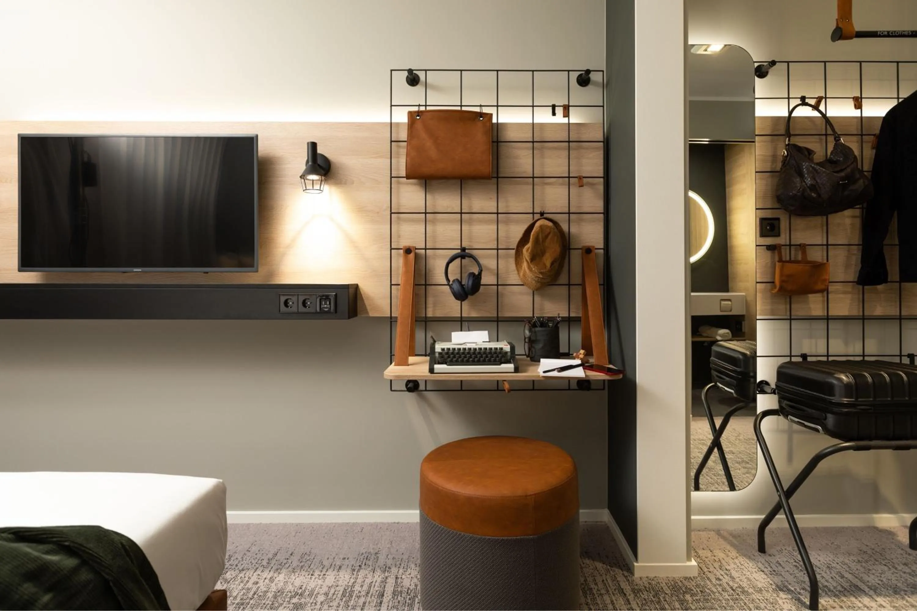 Photo of the whole room in Moxy Plymouth