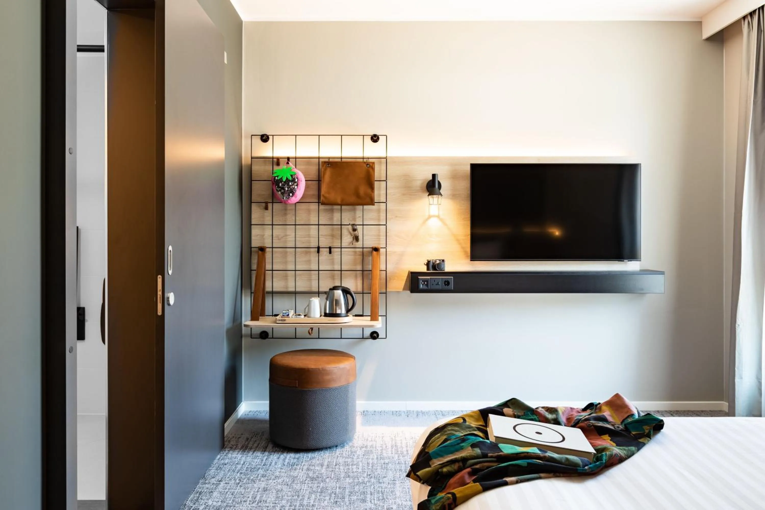 Bedroom, Bed in Moxy Plymouth