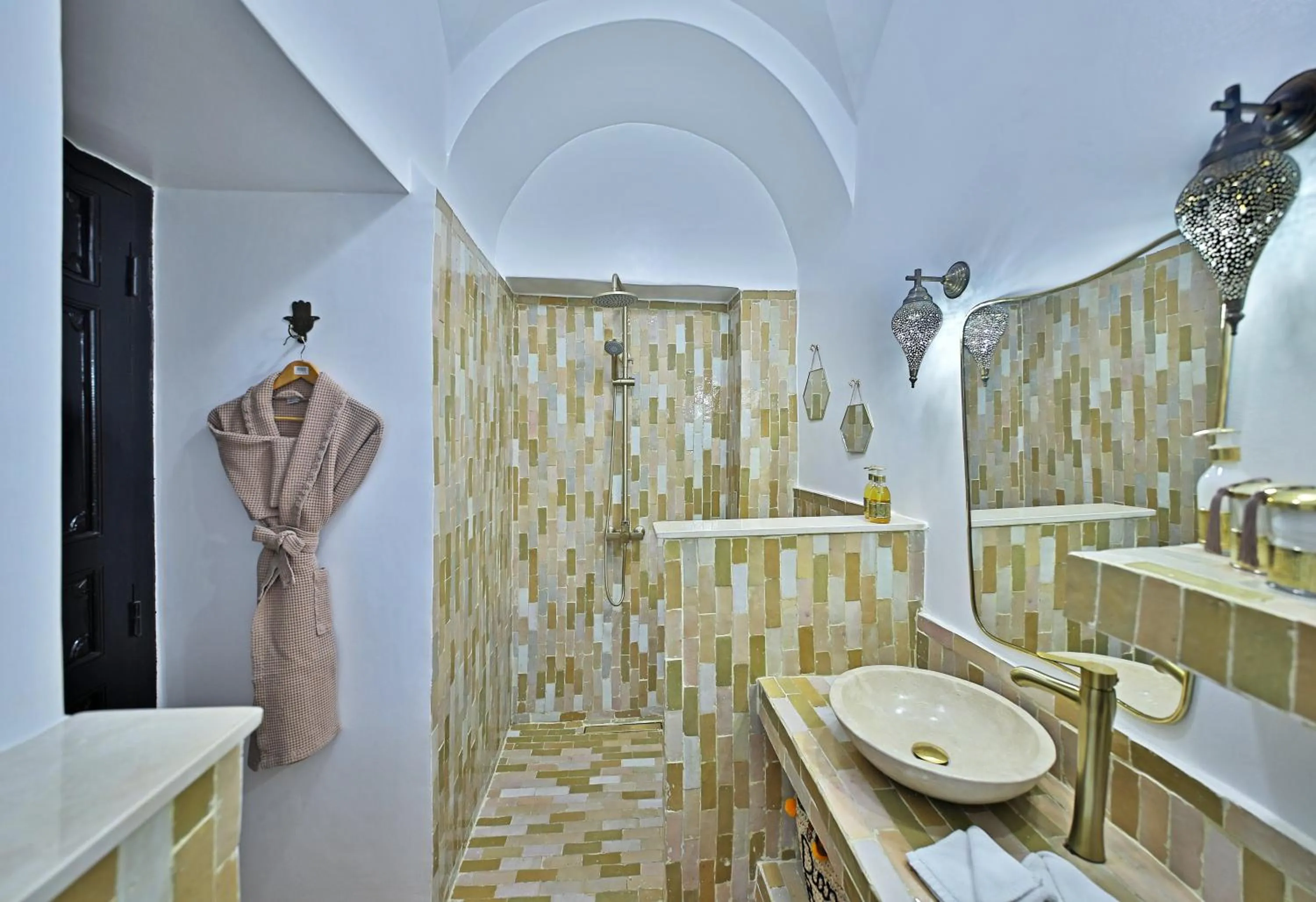Bathroom in Riad Dar Beldia and Spa