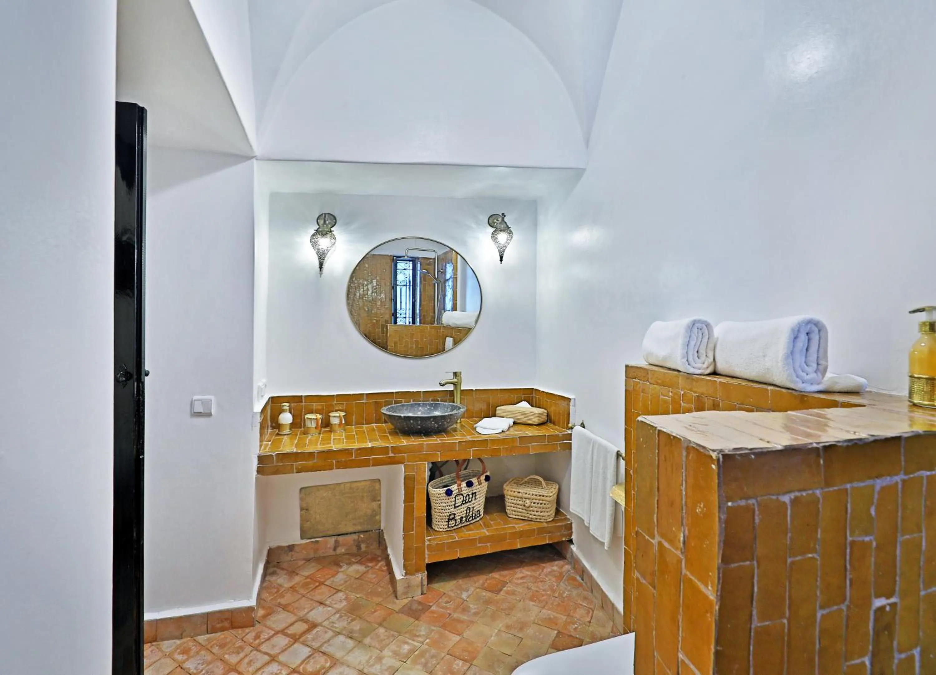 Shower in Riad Dar Beldia and Spa