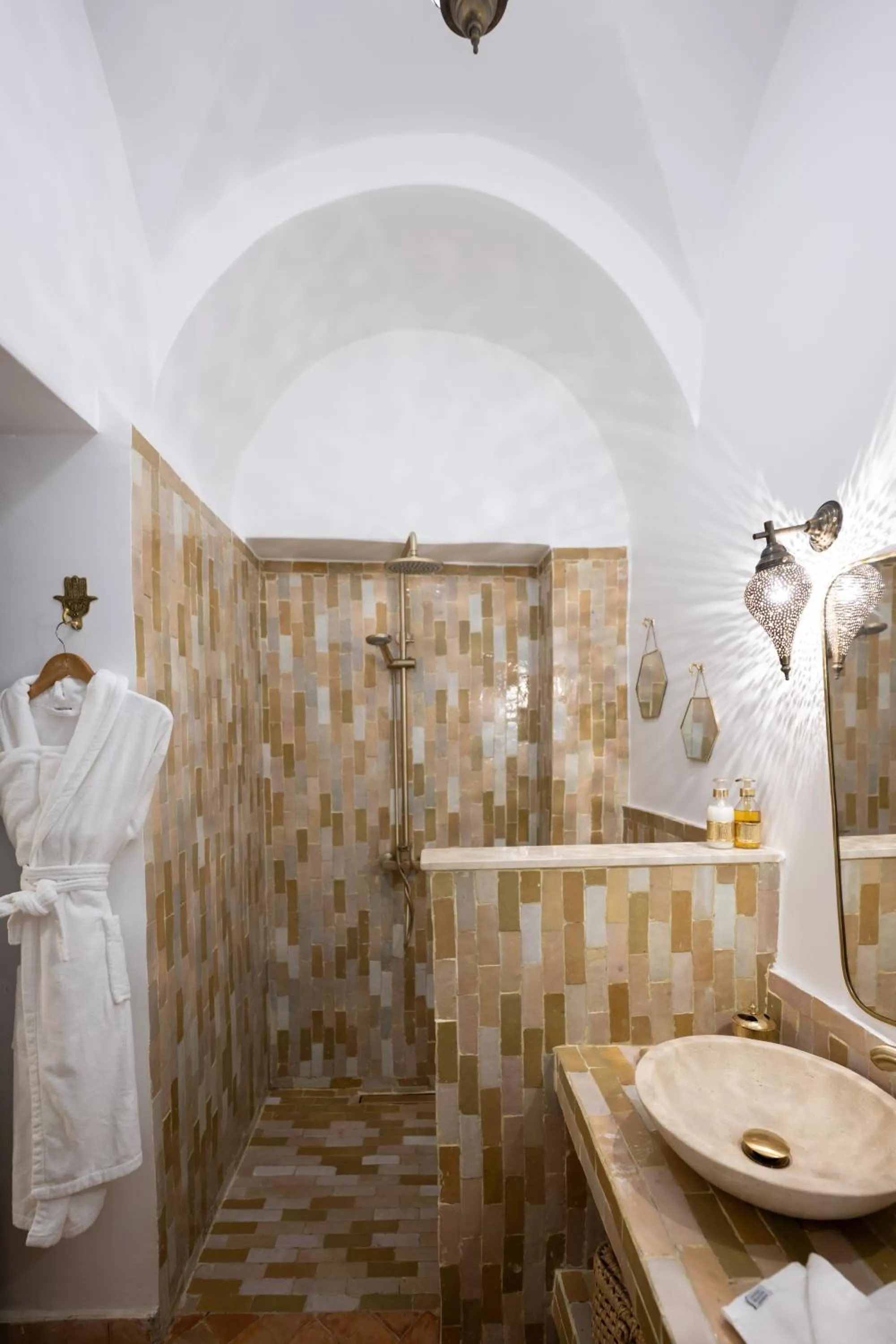 Shower in Riad Dar Beldia and Spa