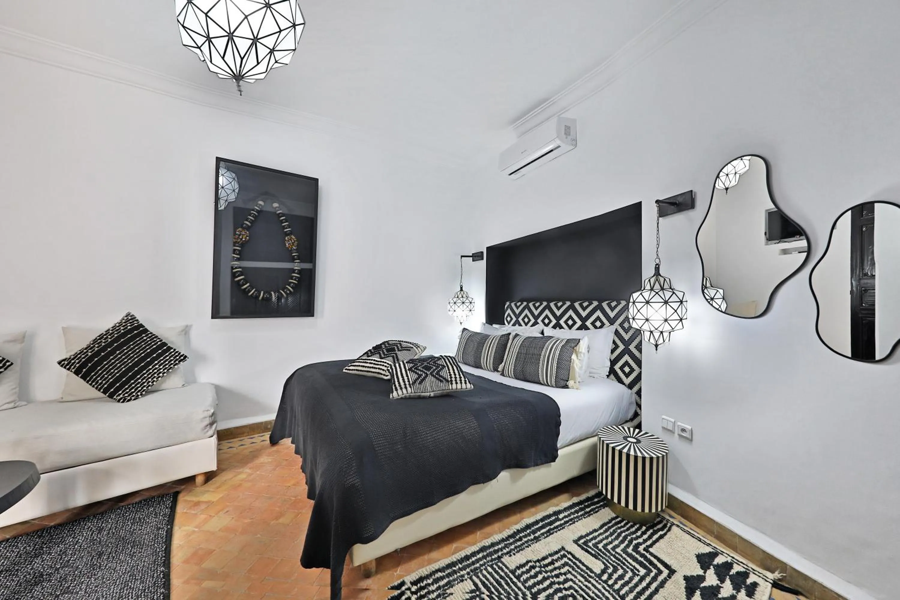 Photo of the whole room, Bed in Riad Dar Beldia and Spa