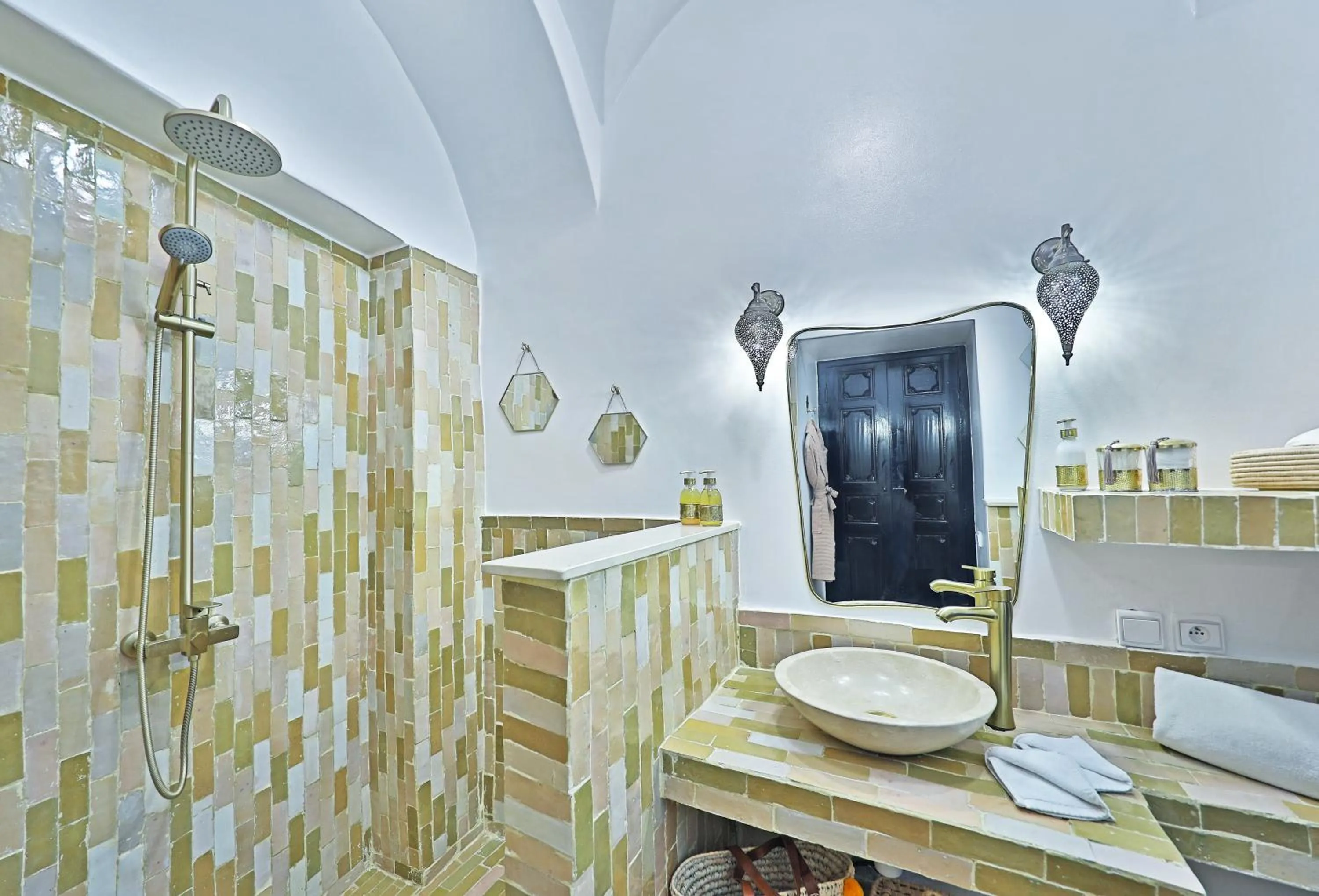 Bathroom in Riad Dar Beldia and Spa