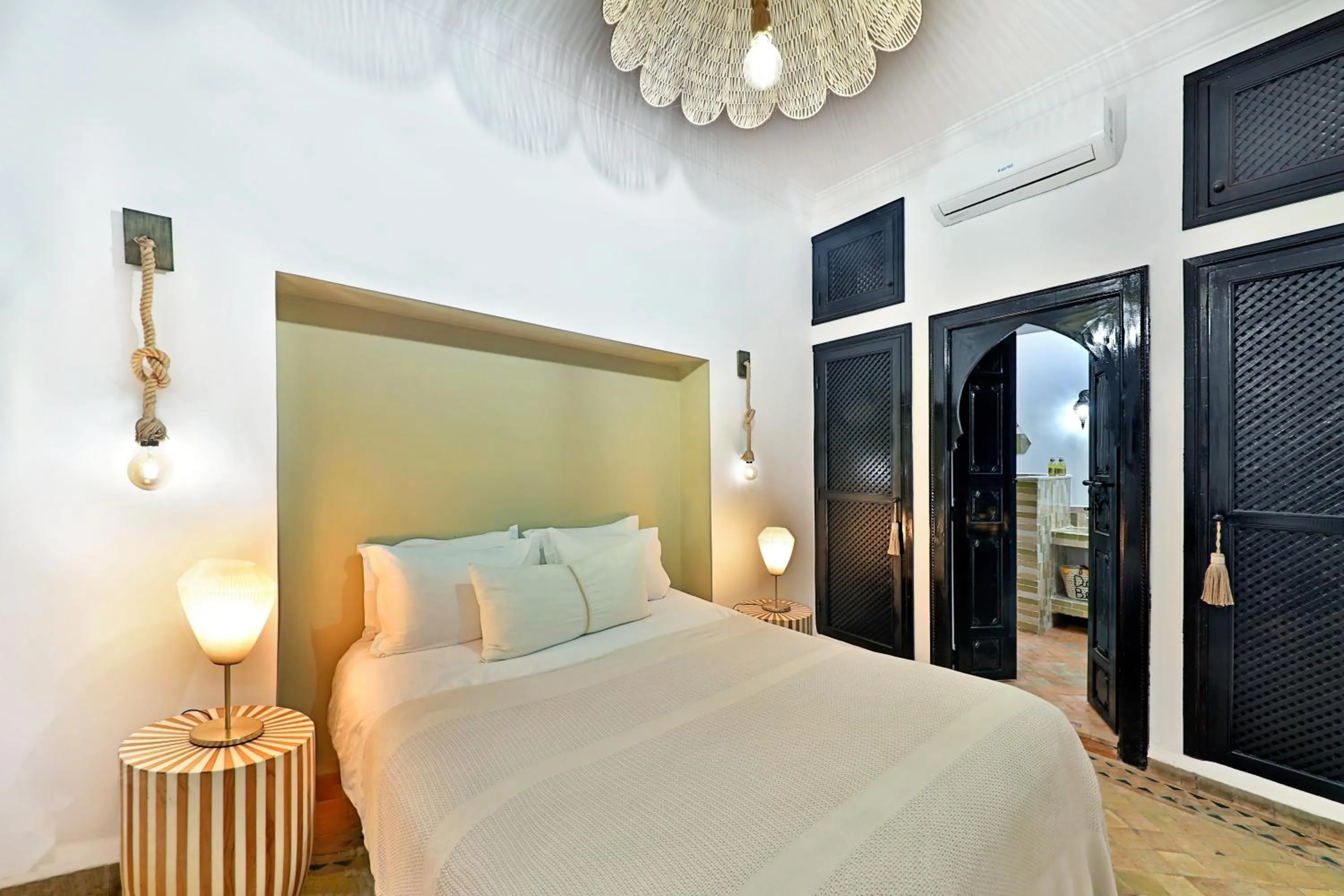 Photo of the whole room, Bed in Riad Dar Beldia and Spa