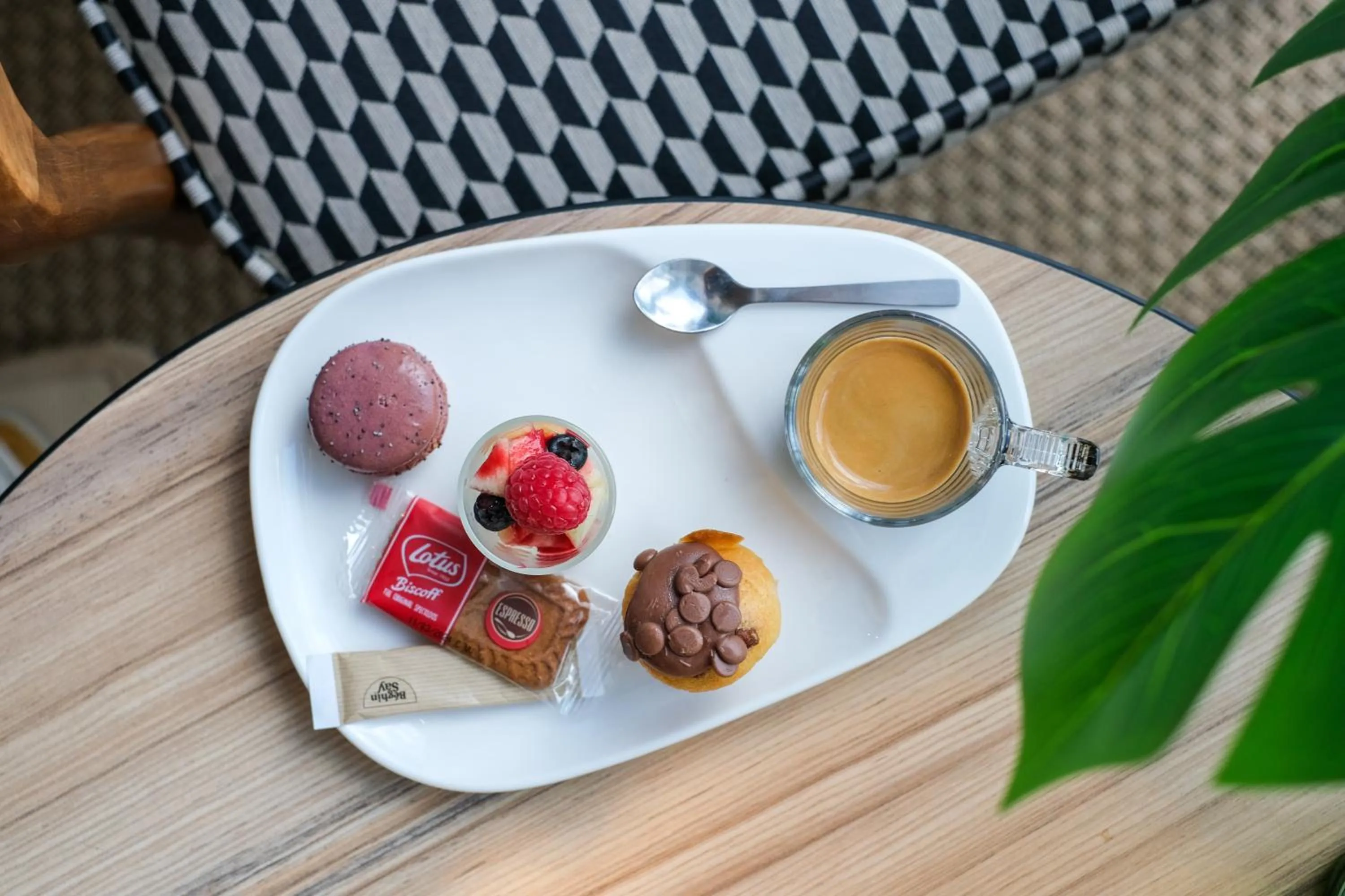 Food and drinks in All Suites Paris Ouest Colombes