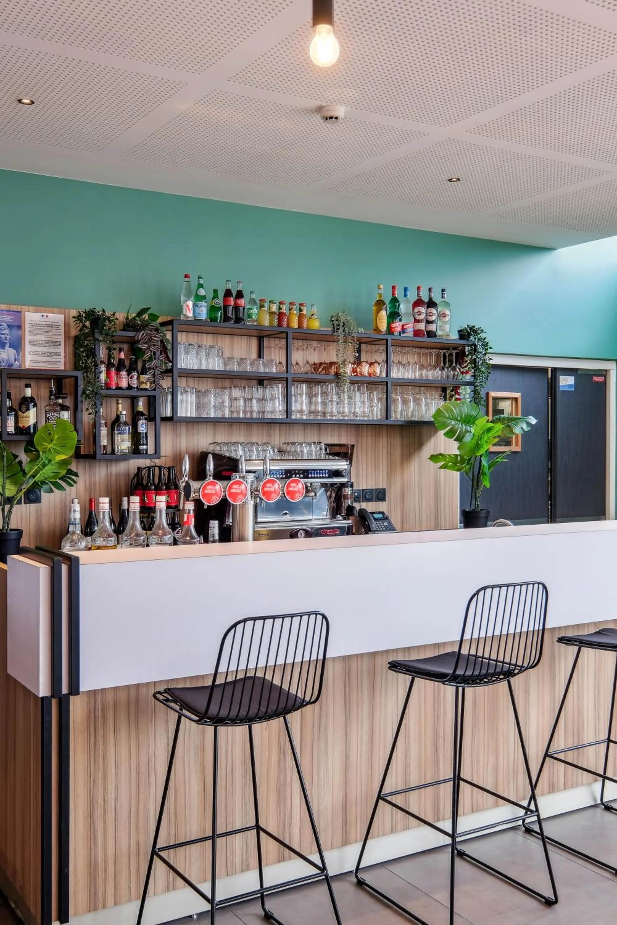 Lounge or bar in All Suites Paris Ouest Colombes