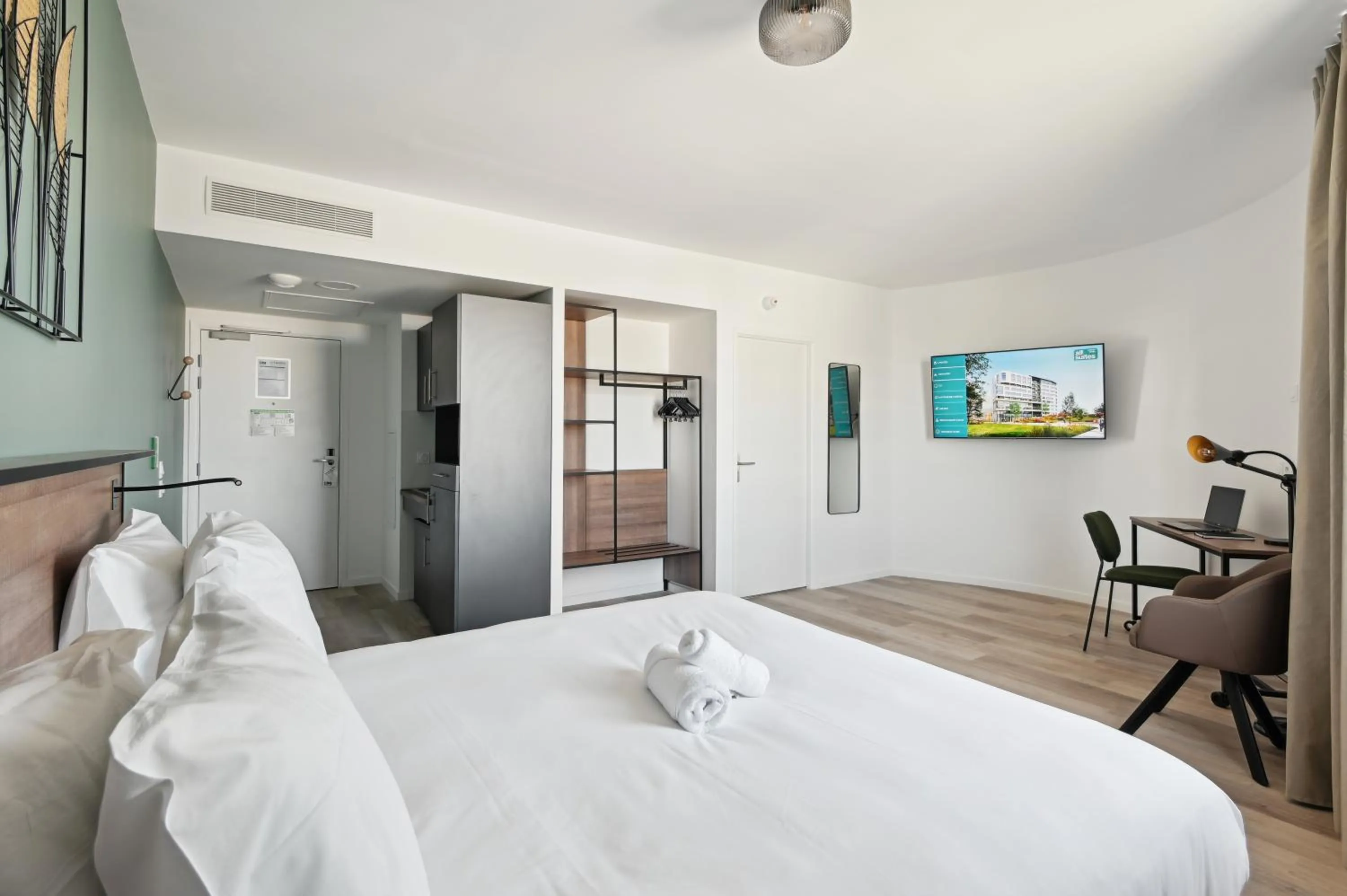 Bed in All Suites Paris Ouest Colombes