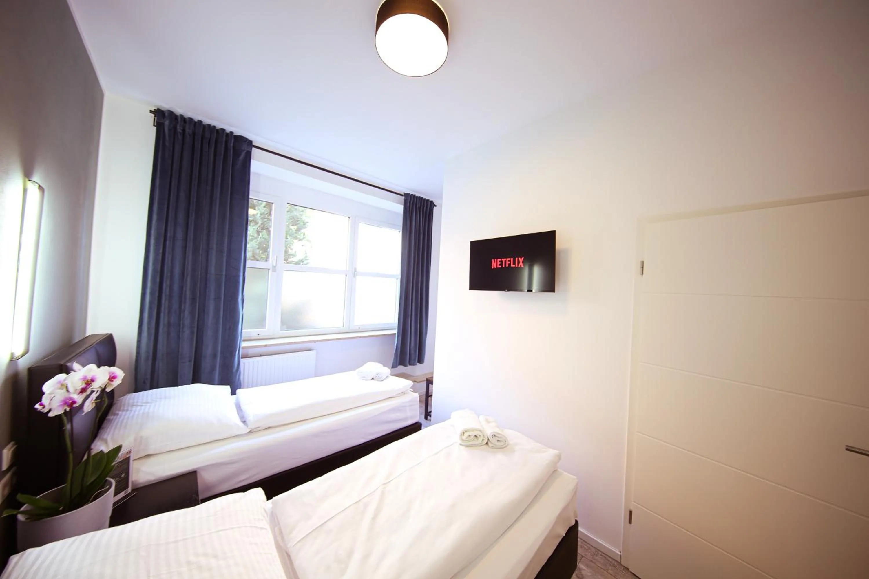 Bed in LUXOMES: Aparthotel Nürnberg Zentrum Süd