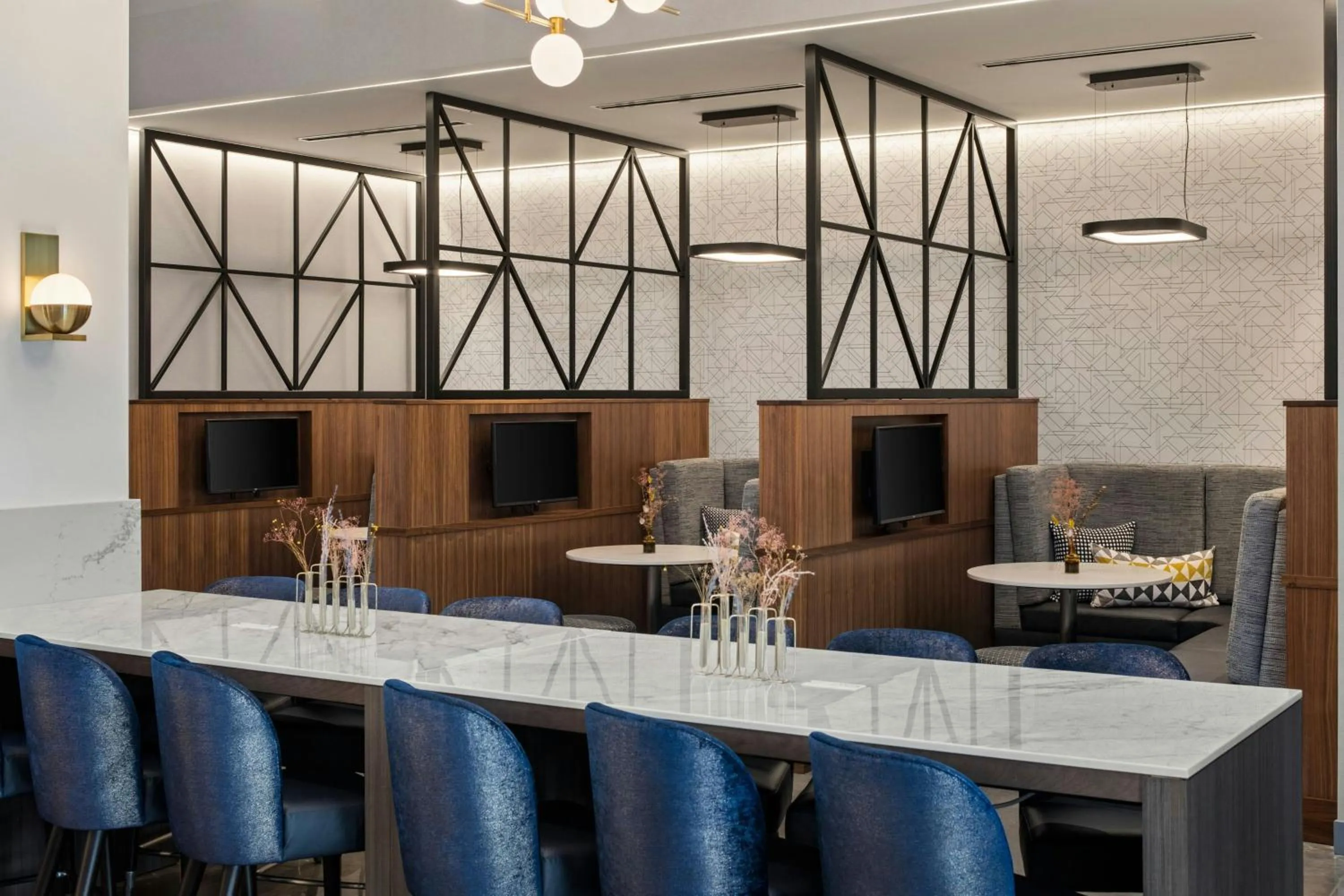 Lobby or reception in Courtyard by Marriott St Paul Downtown