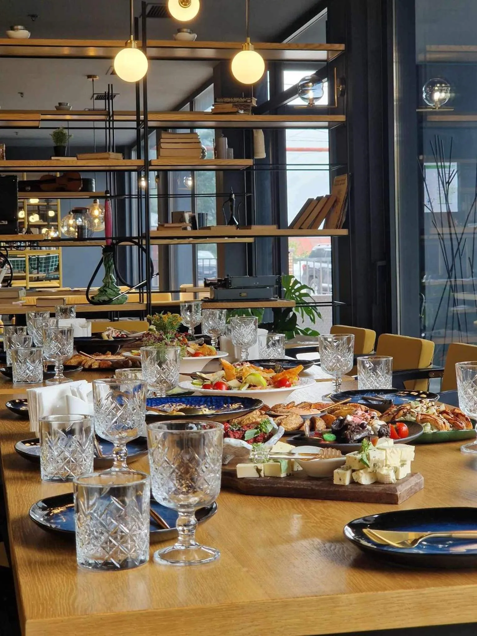 Restaurant/places to eat in Hotel Memoir Kazbegi by DNT Group