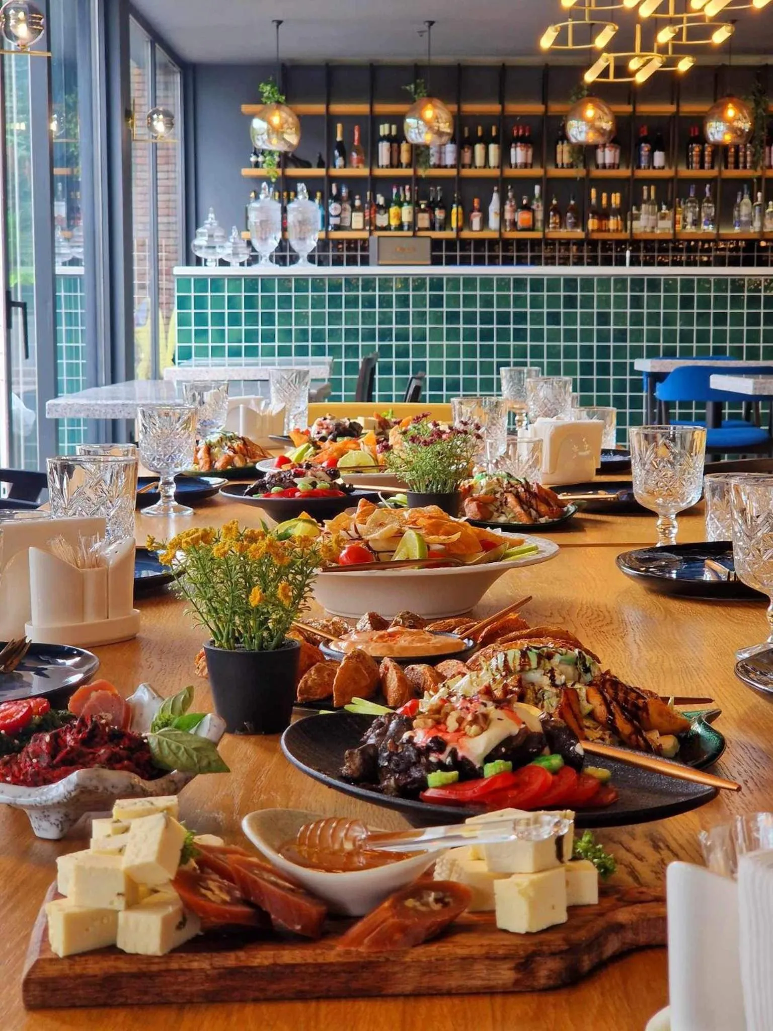 Restaurant/places to eat in Hotel Memoir Kazbegi by DNT Group