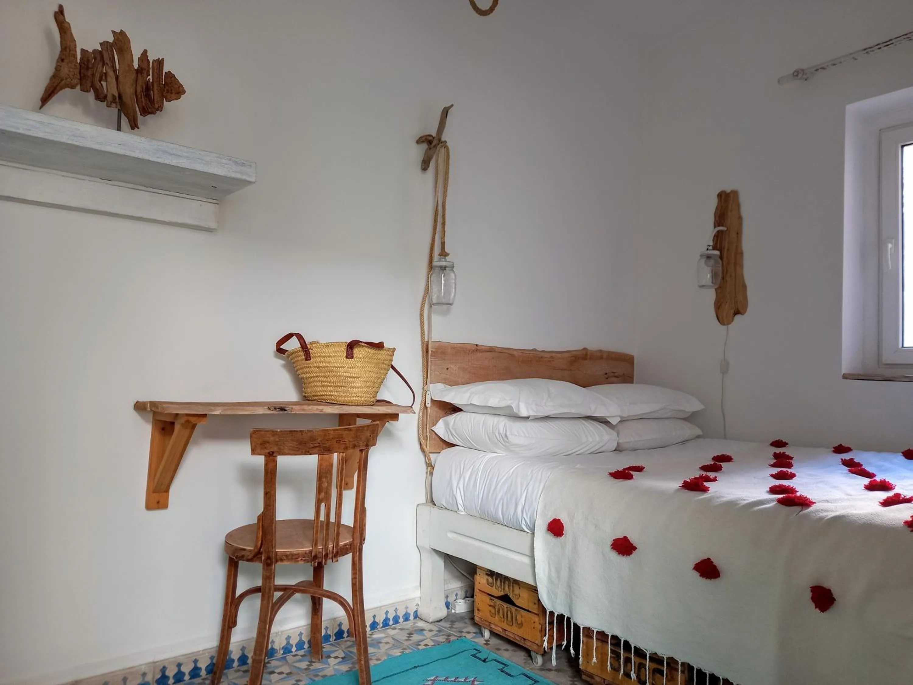 Photo of the whole room, Bed in Hôtel Emeraude Essaouira