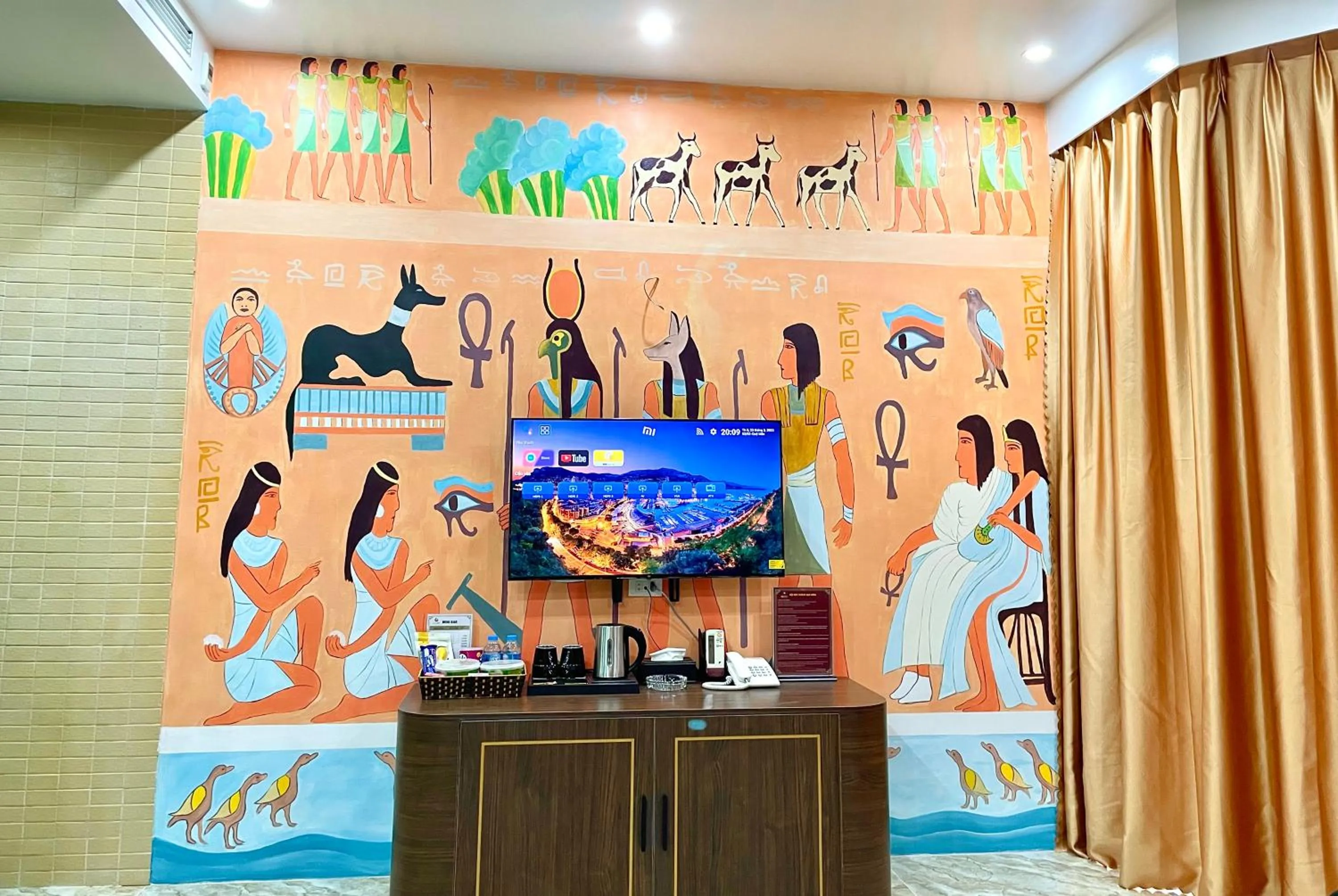 TV and multimedia in LIBRA HOTEL