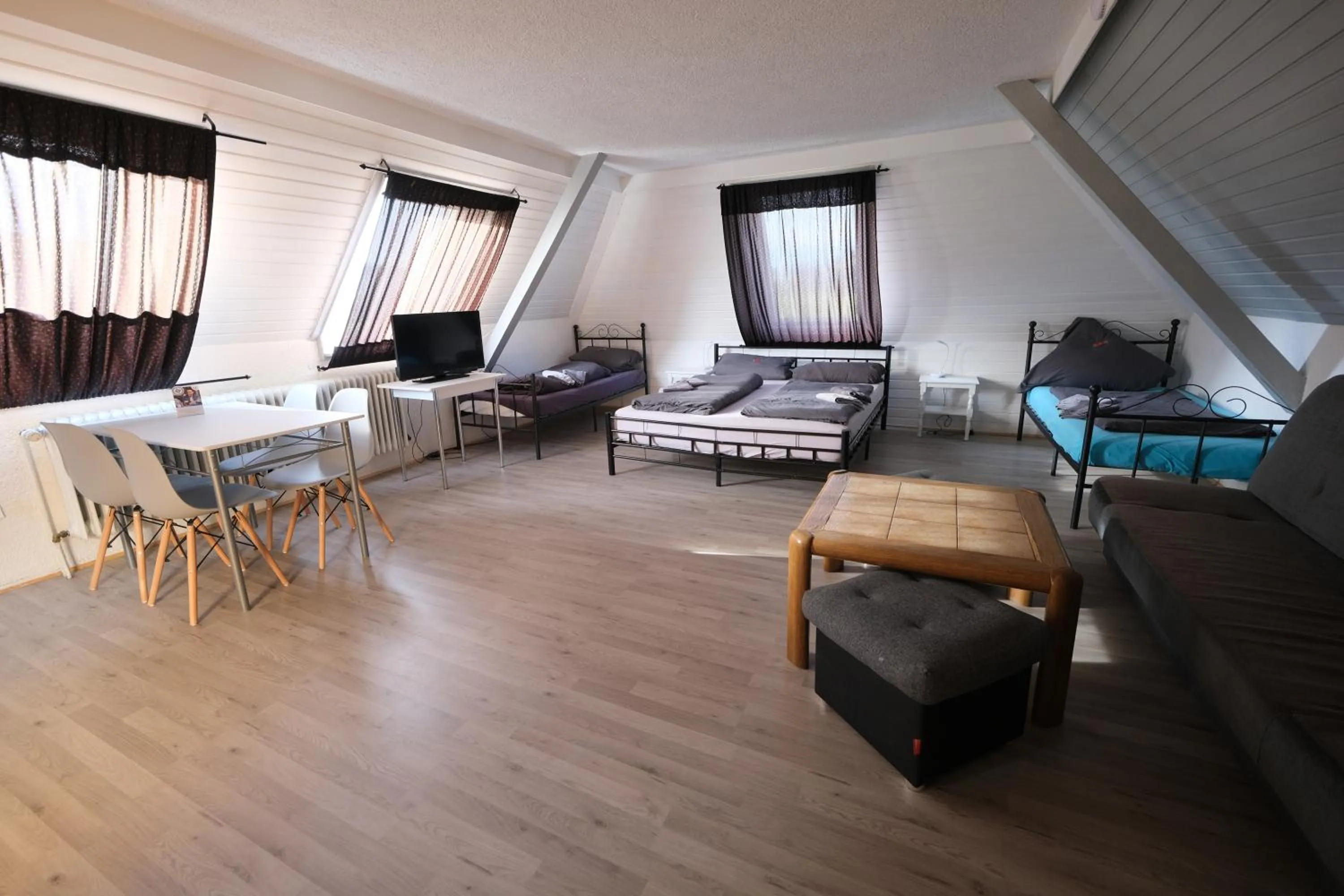 Dining area in B und B Titisee Hotel Sonnenmatte nahe Badeparadies