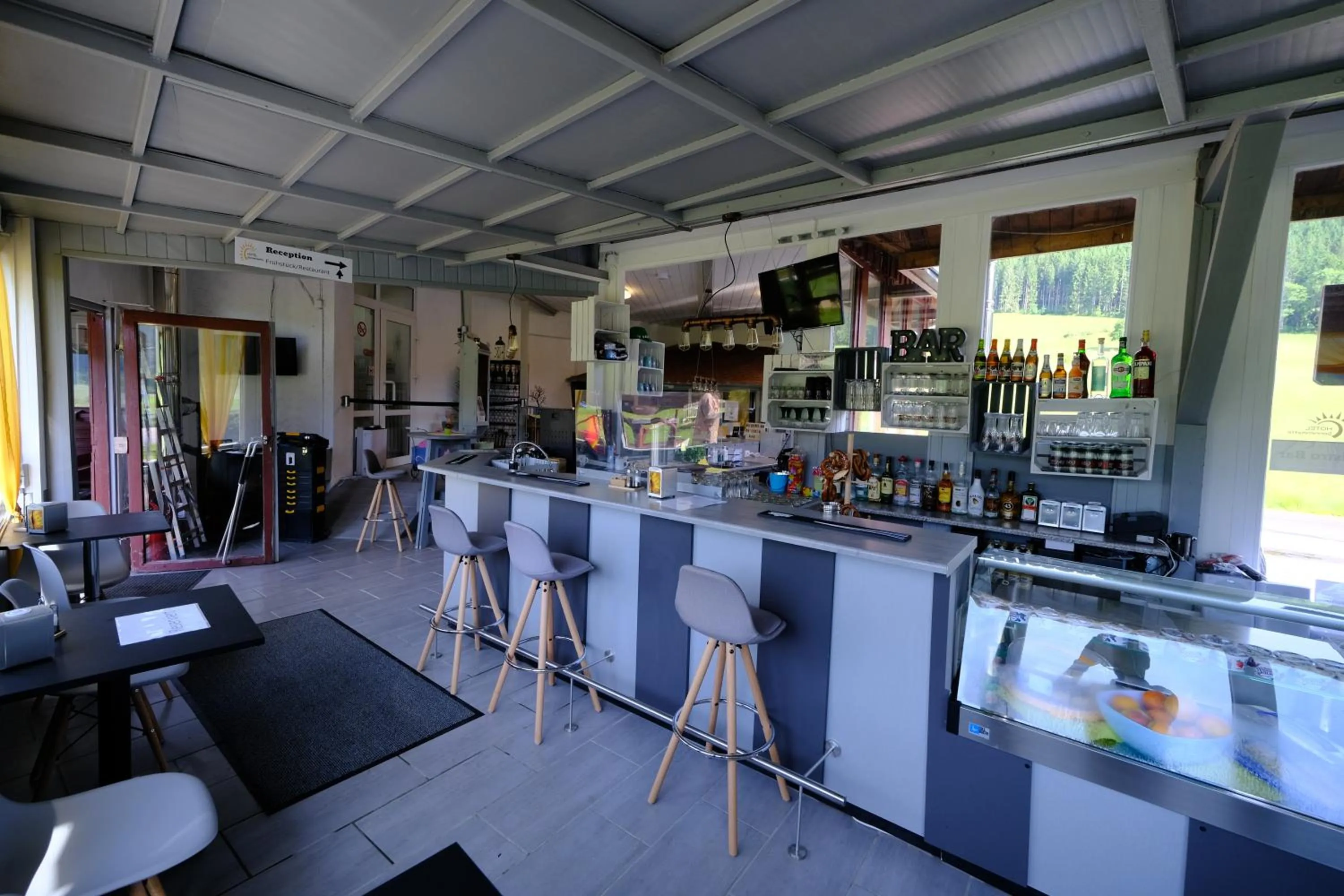 Restaurant/places to eat in B und B Titisee Hotel Sonnenmatte nahe Badeparadies