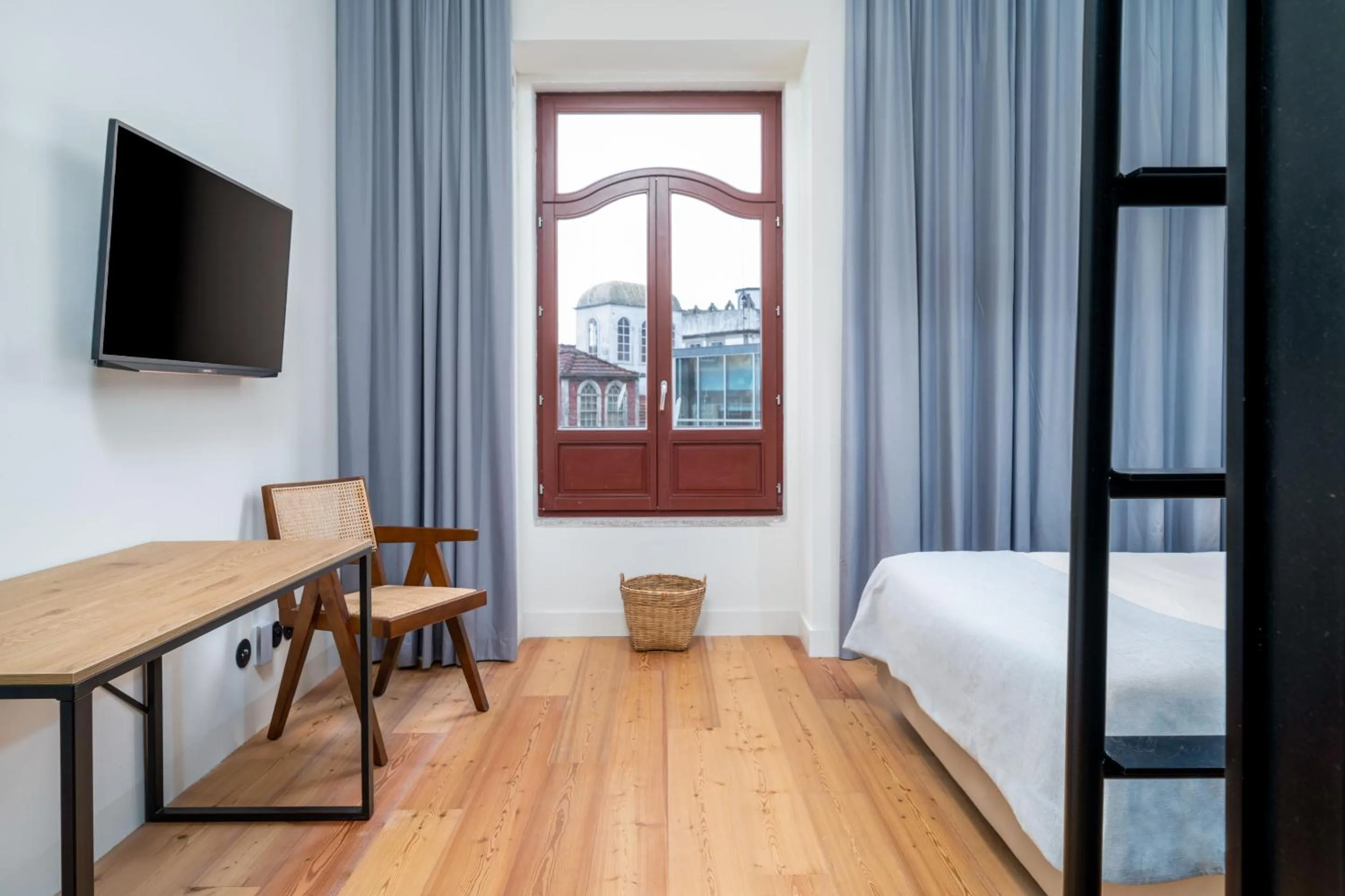 Bed in Limehome Porto Rua Das Oliveiras