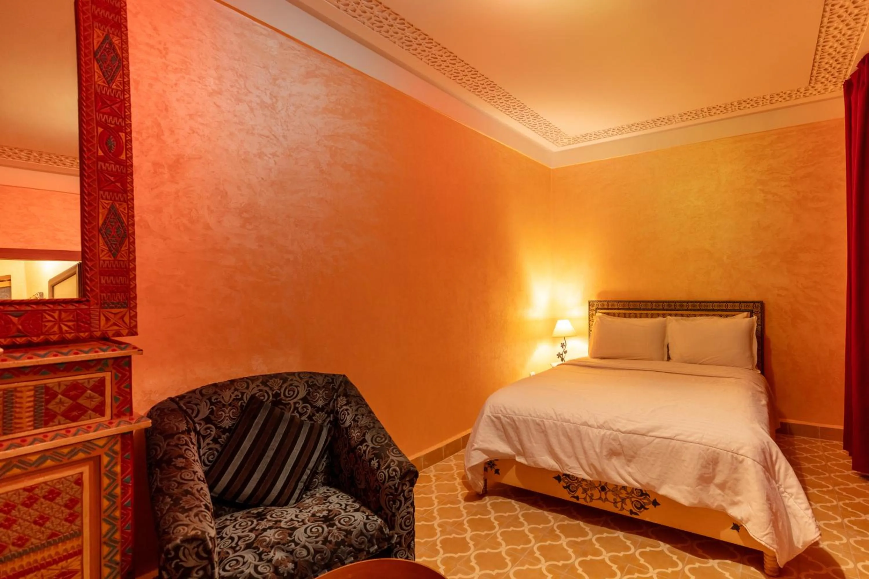 Living room, Bed in Riad Zinoun & Spa 11 Rooms