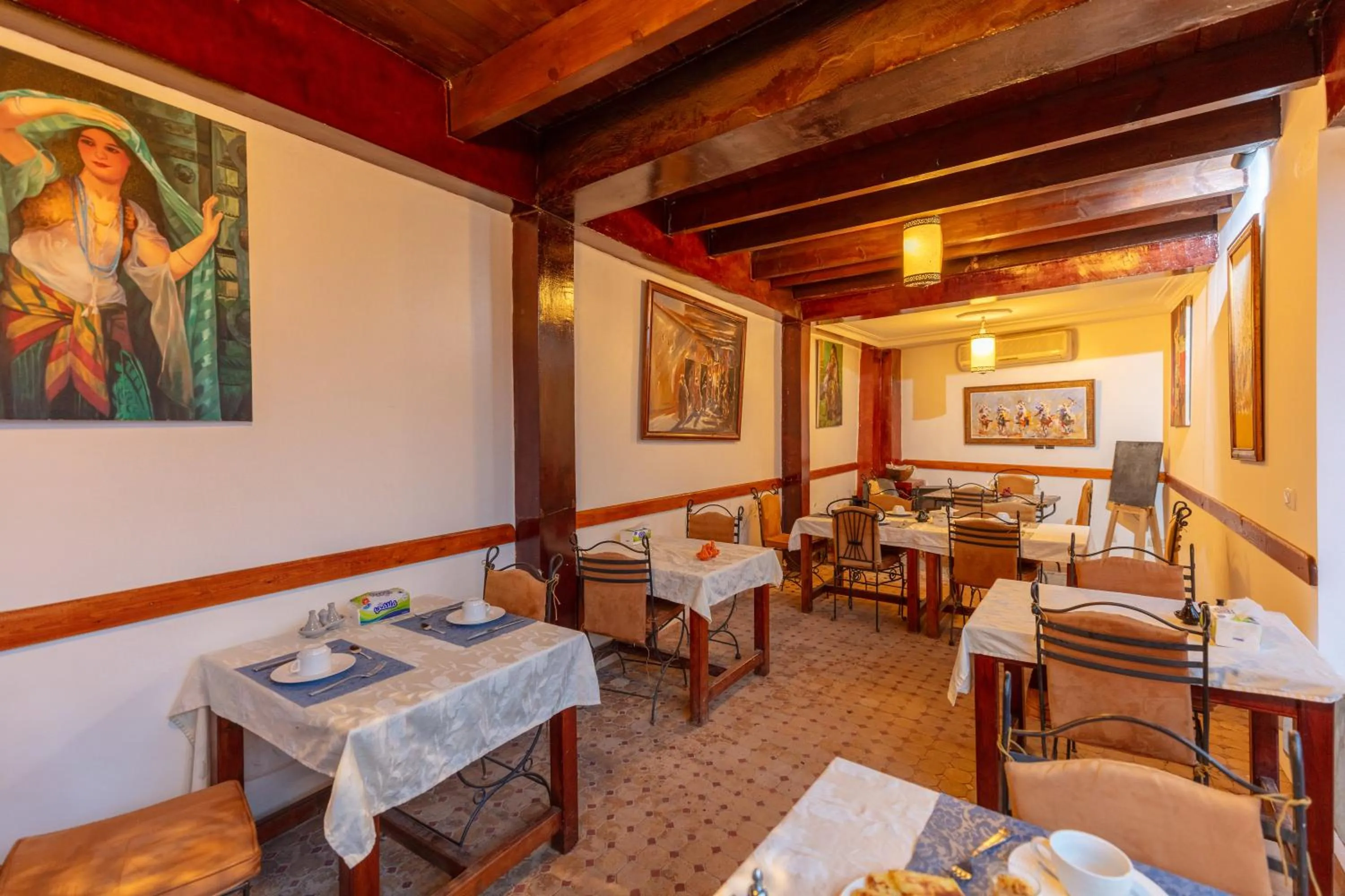 Restaurant/places to eat in Riad Zinoun & Spa 11 Rooms