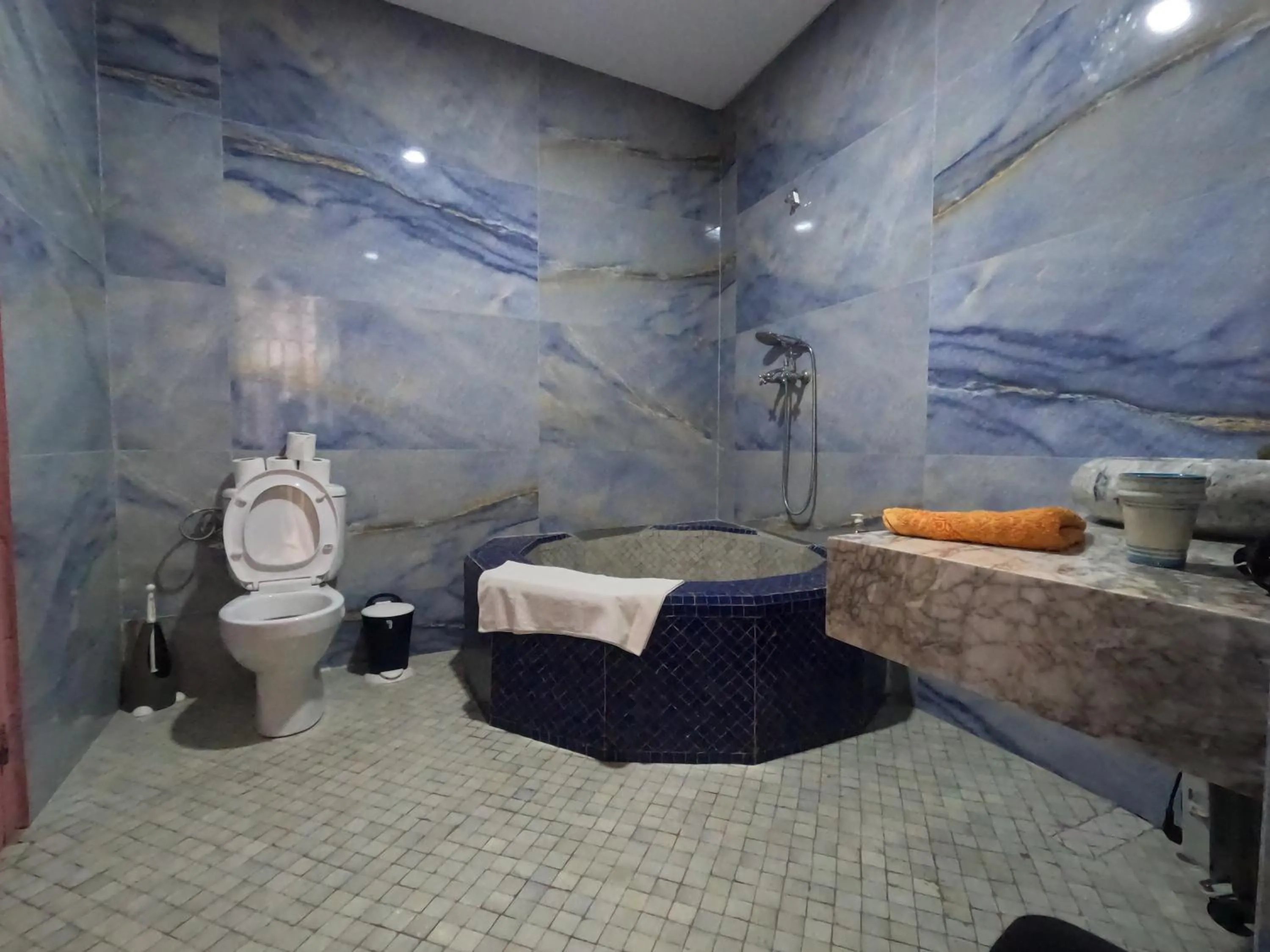 Toilet in Riad Zinoun & Spa 11 Rooms