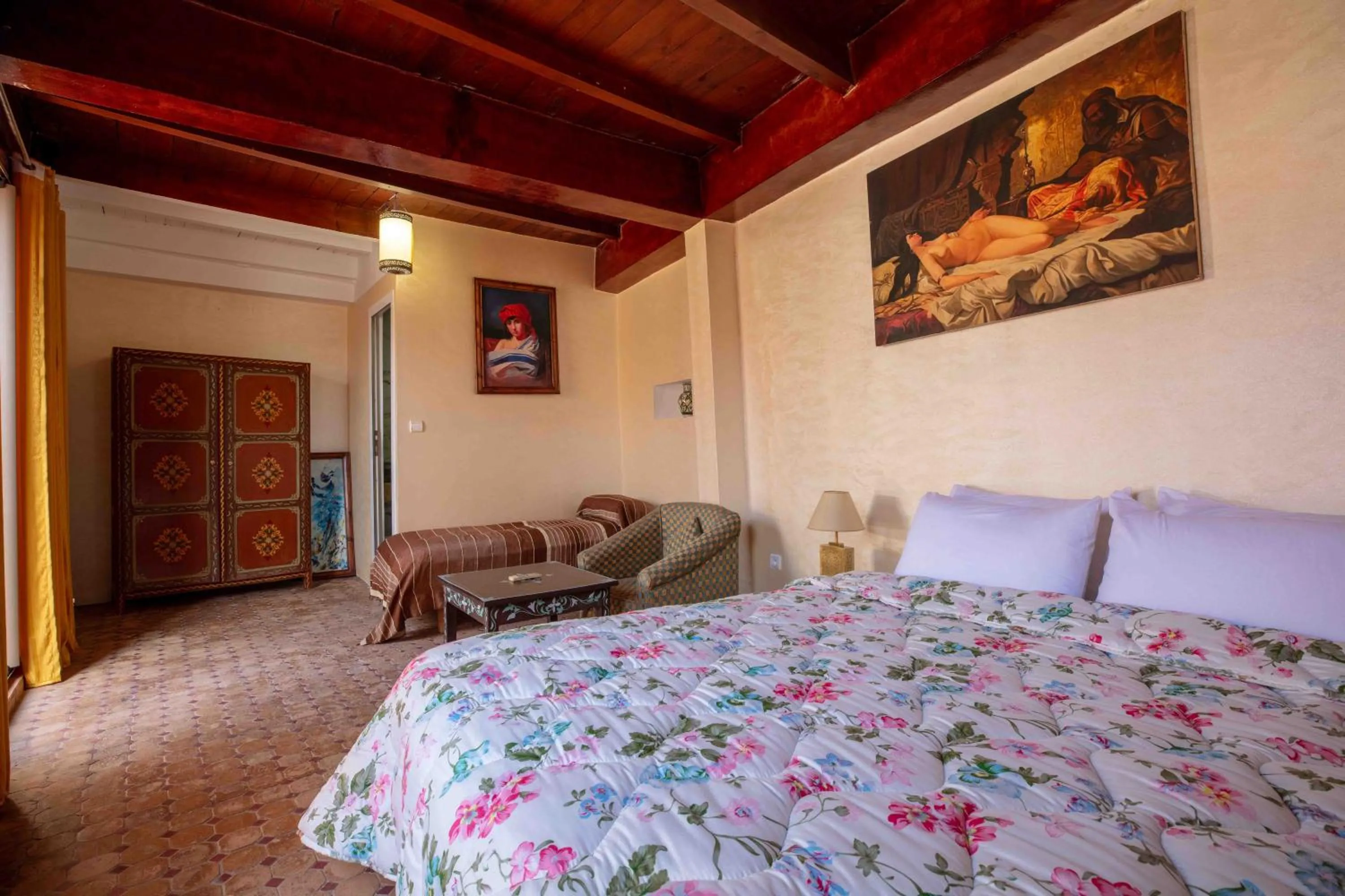 Living room, Bed in Riad Zinoun & Spa 11 Rooms