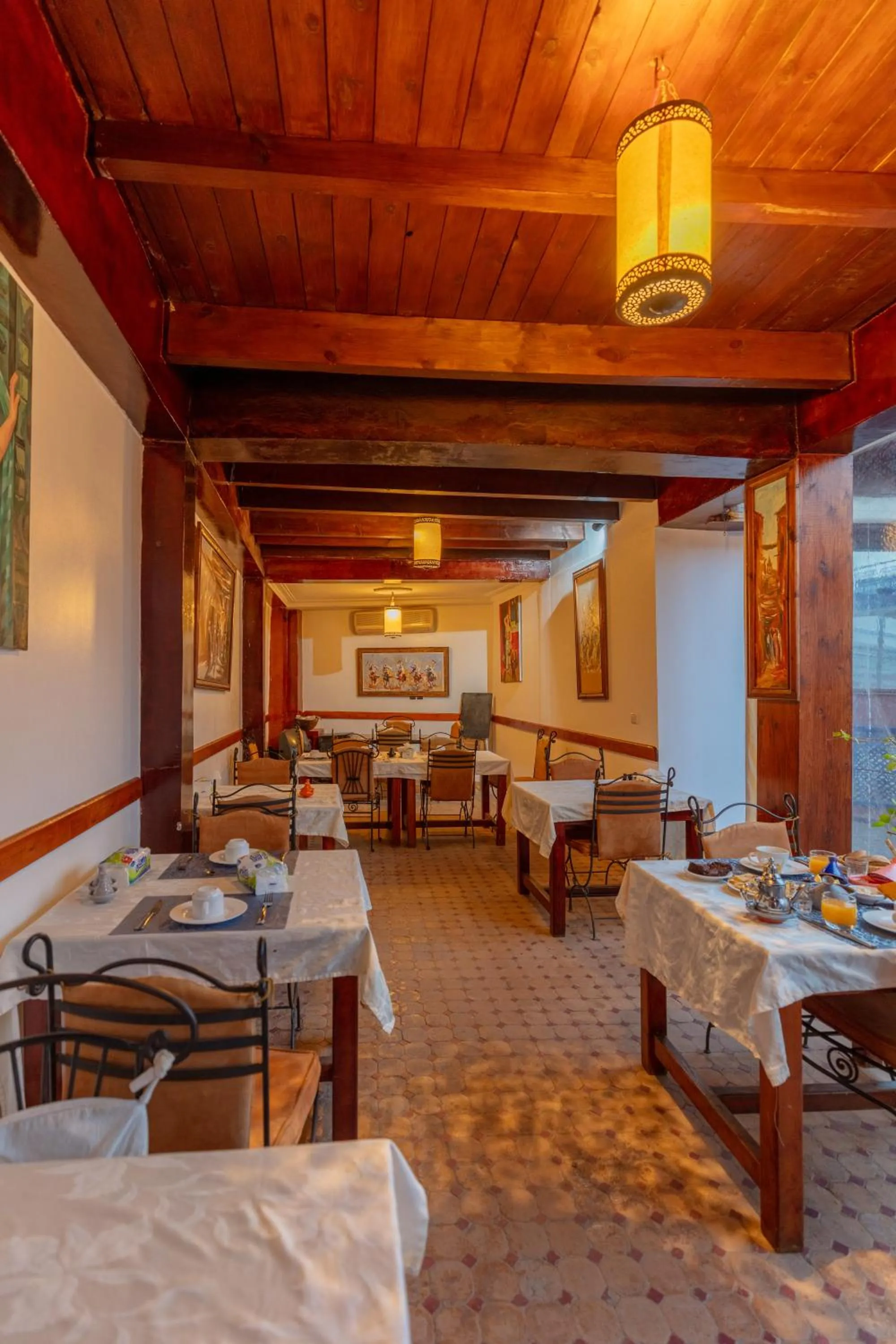 Restaurant/places to eat in Riad Zinoun & Spa 11 Rooms