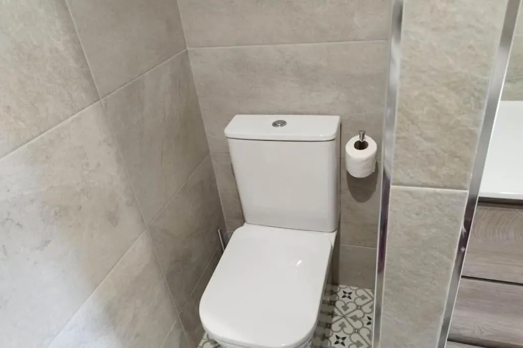 Toilet in HHBCN Beach Apartment Castelldefels #3