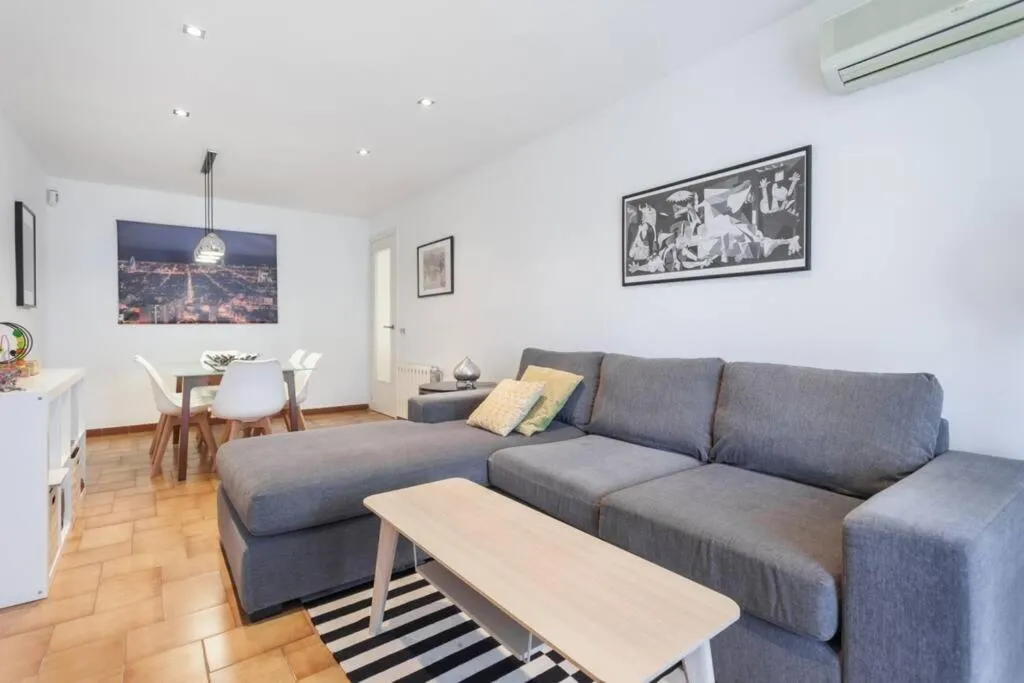 Living room in HHBCN Beach Apartment Castelldefels #3