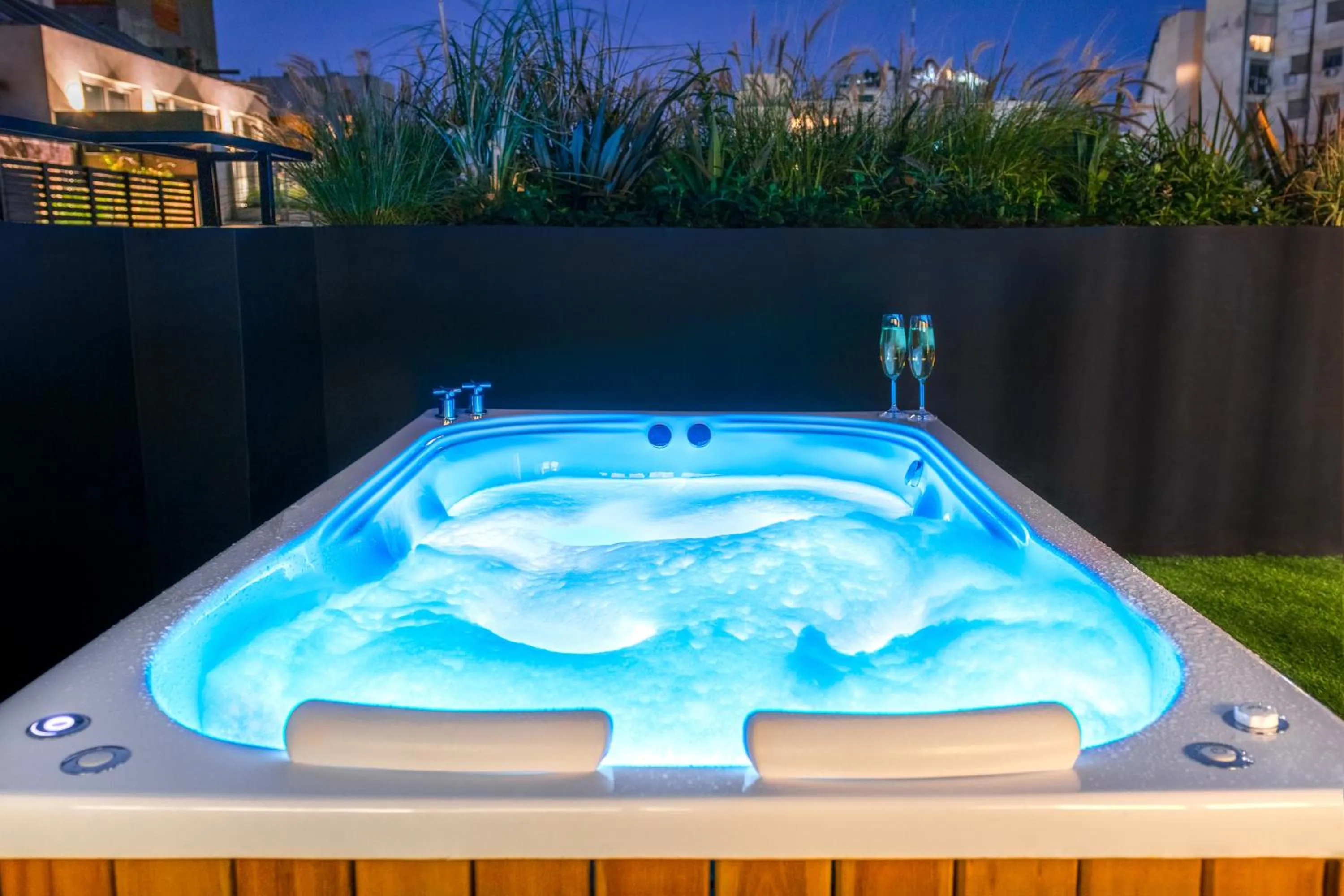 Night in Deluxe Apartments in Palermo - by BueRentals