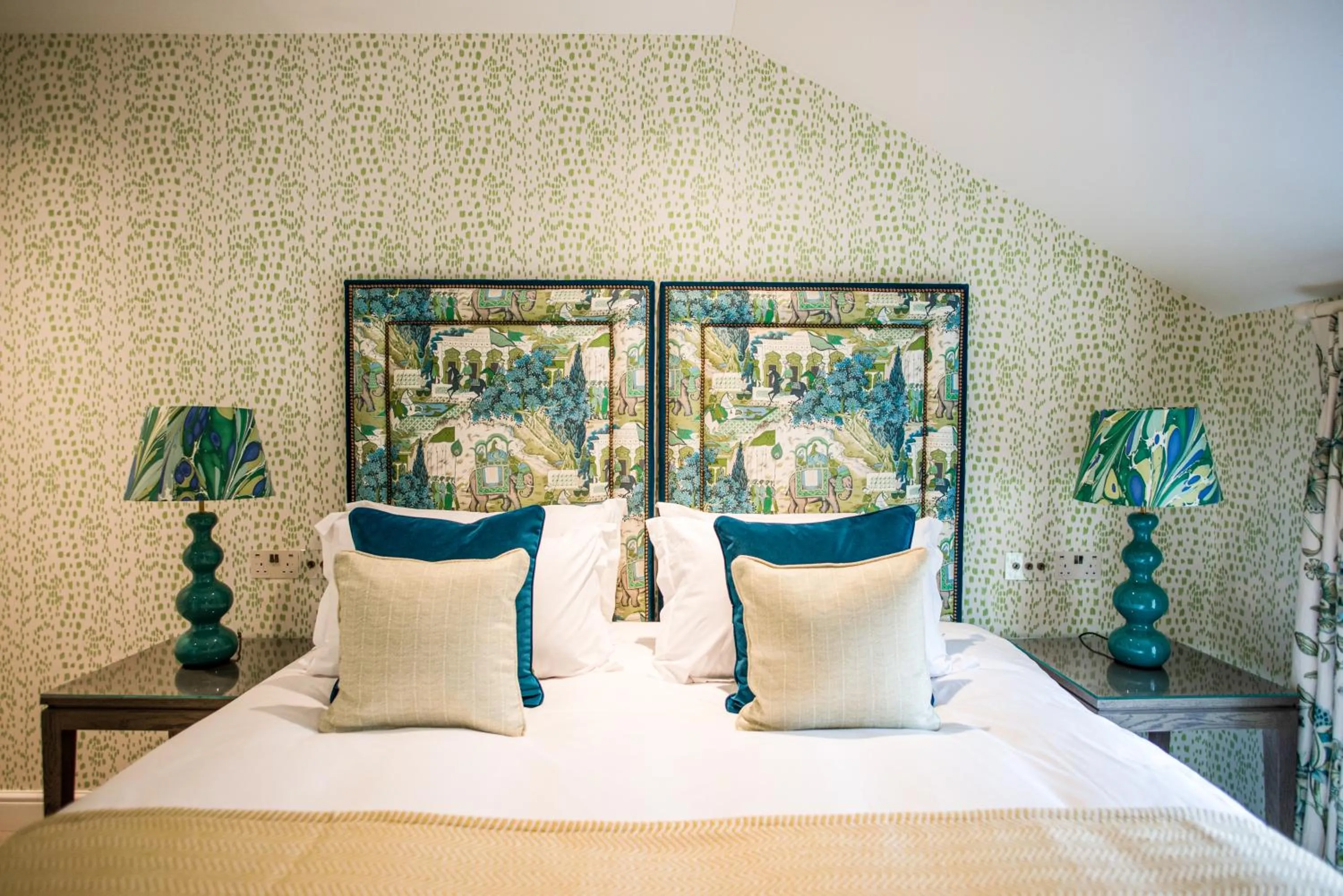 Bed in Dewars Restaurant and Rooms