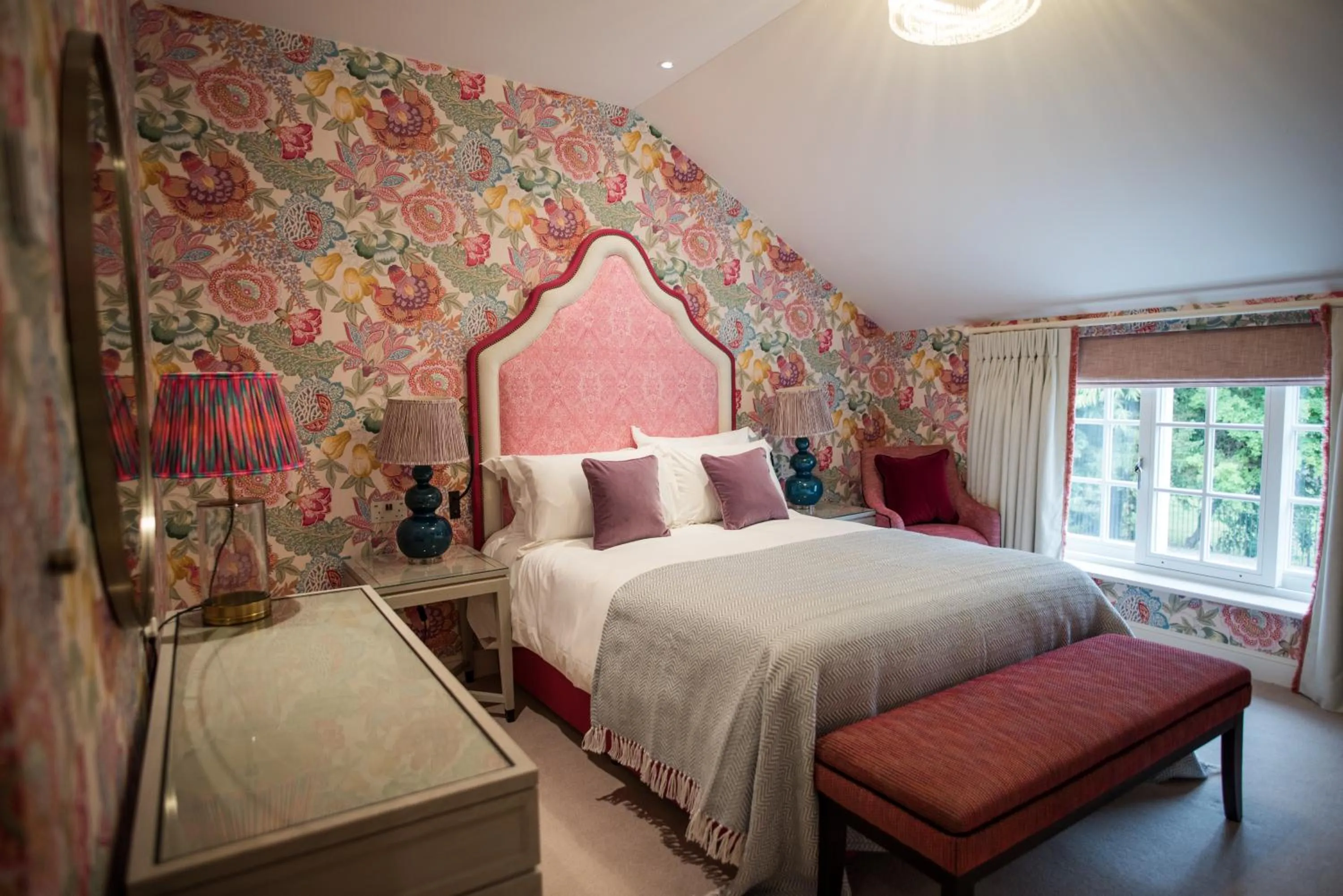 Bed in Dewars Restaurant and Rooms