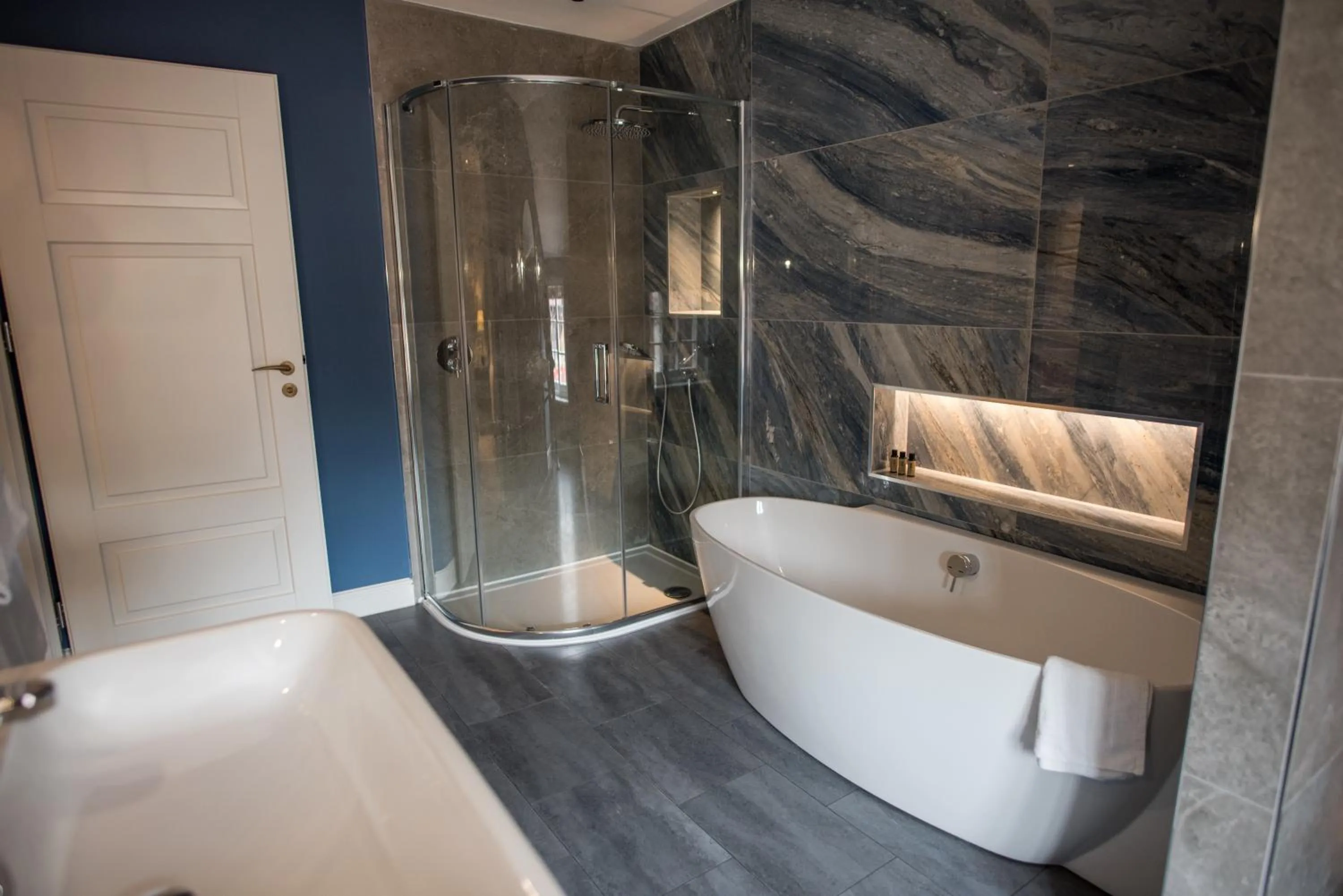 Dewars Restaurant and Rooms