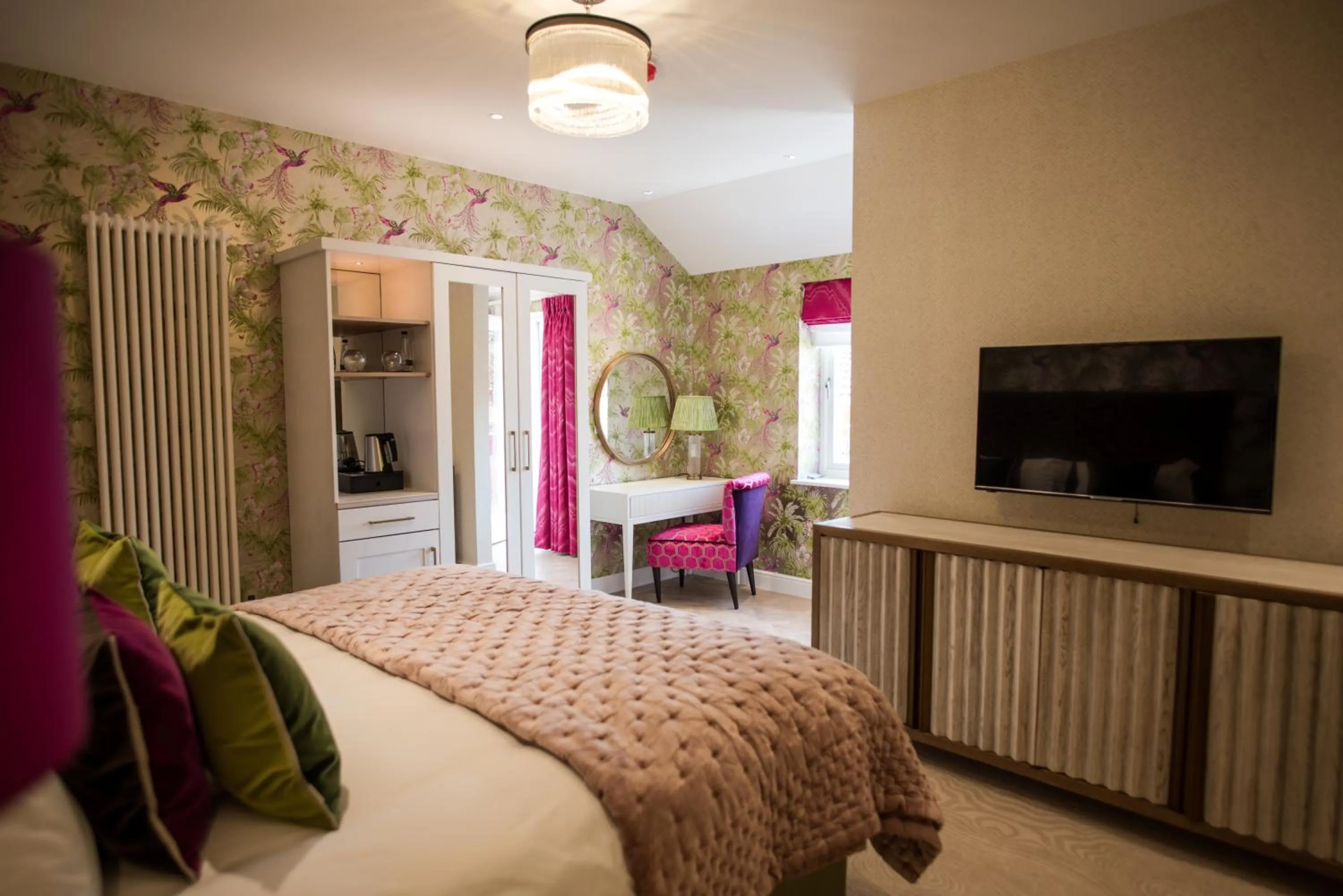 Bed in Dewars Restaurant and Rooms