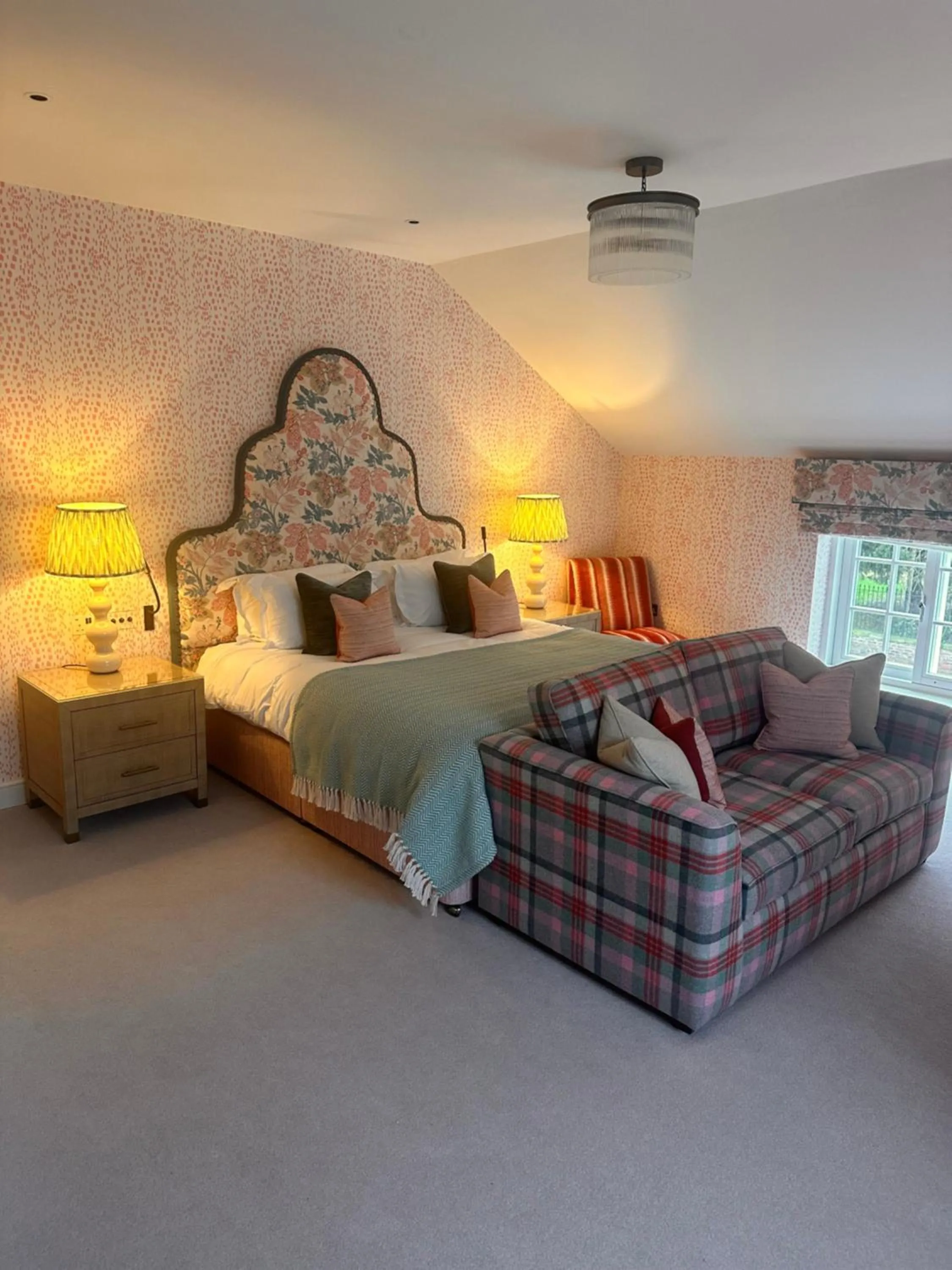 Bed in Dewars Restaurant and Rooms