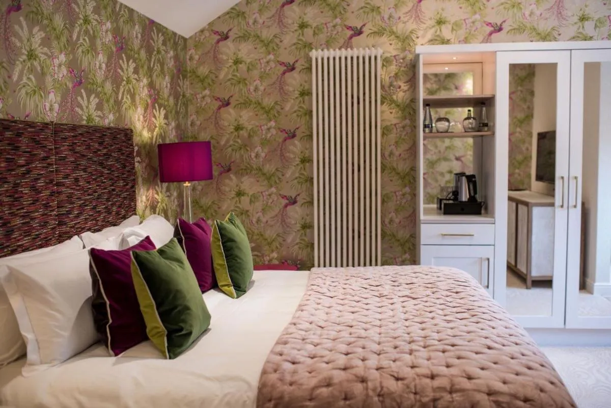 Bed in Dewars Restaurant and Rooms