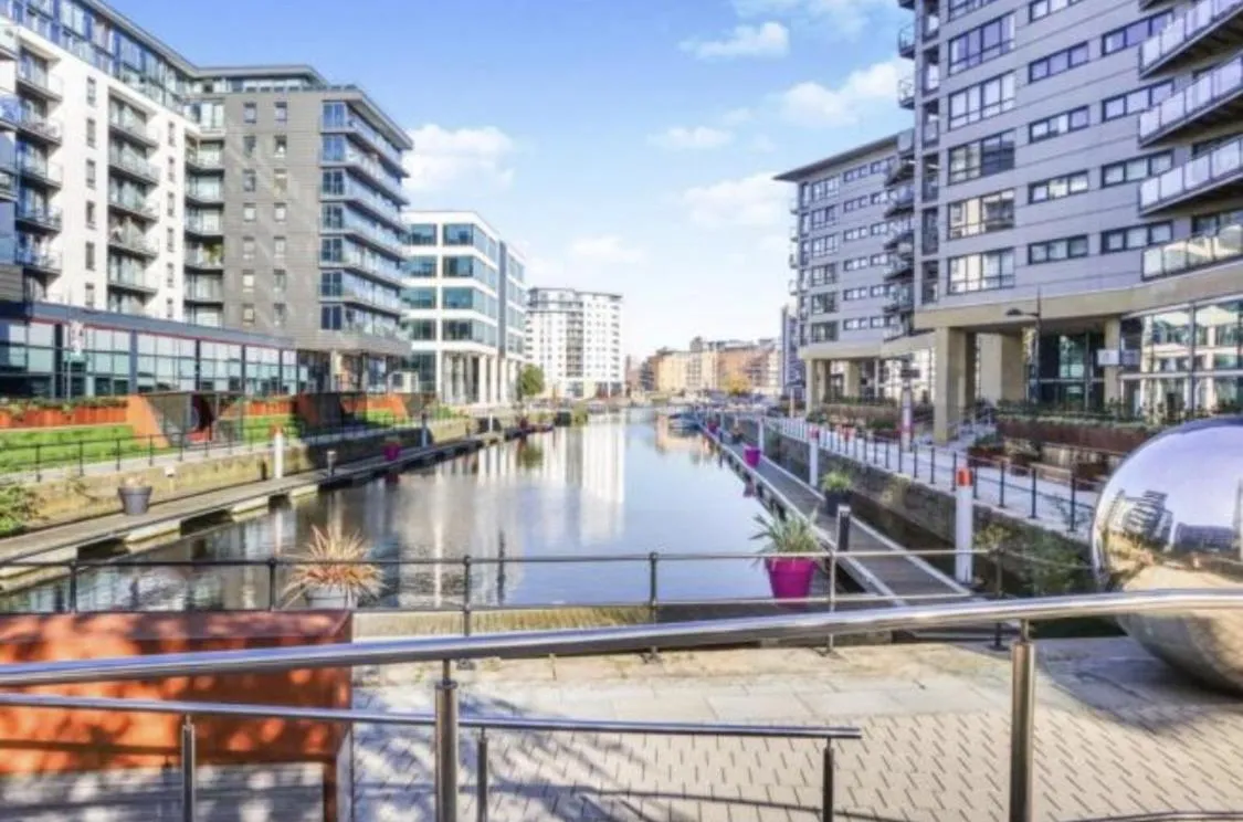 Deluxe City Apt, River Canal View& Free Parking!