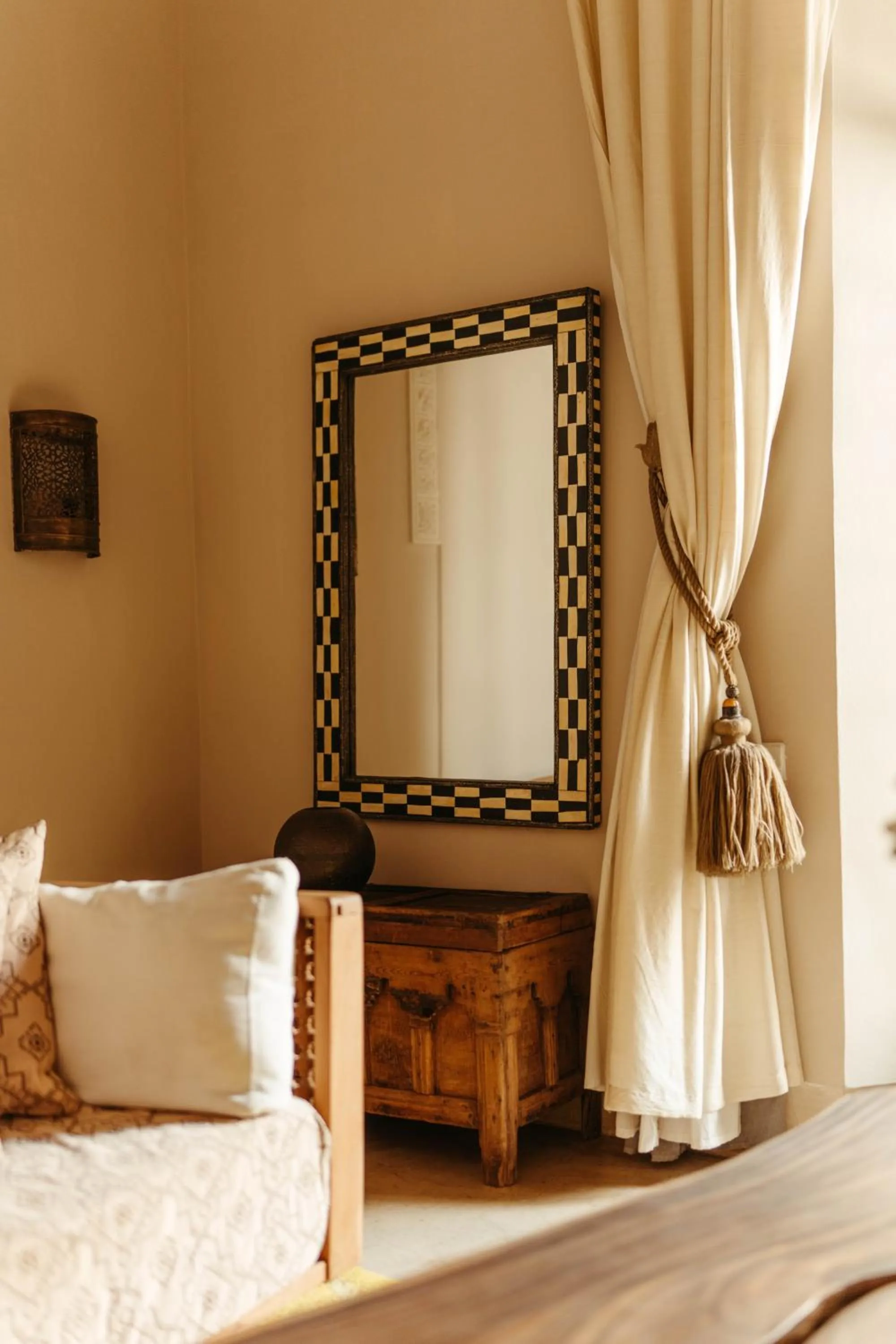 Decorative detail, Bed in Ryad Dyor