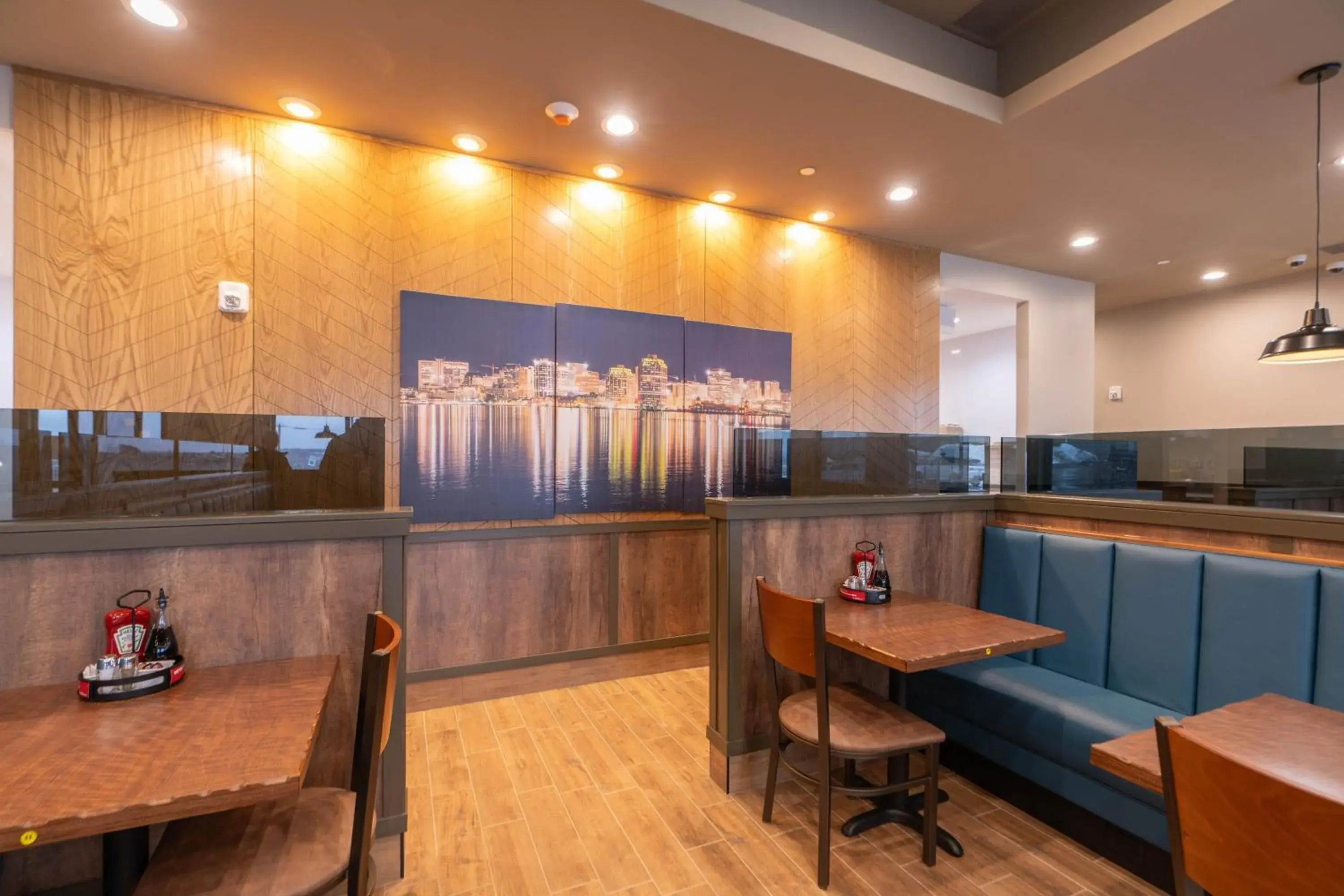 Restaurant/places to eat in Sandman Signature Dartmouth Hotel & Suites Restaurant/places to eat in Sandman Signature Dartmouth Hotel & Suites