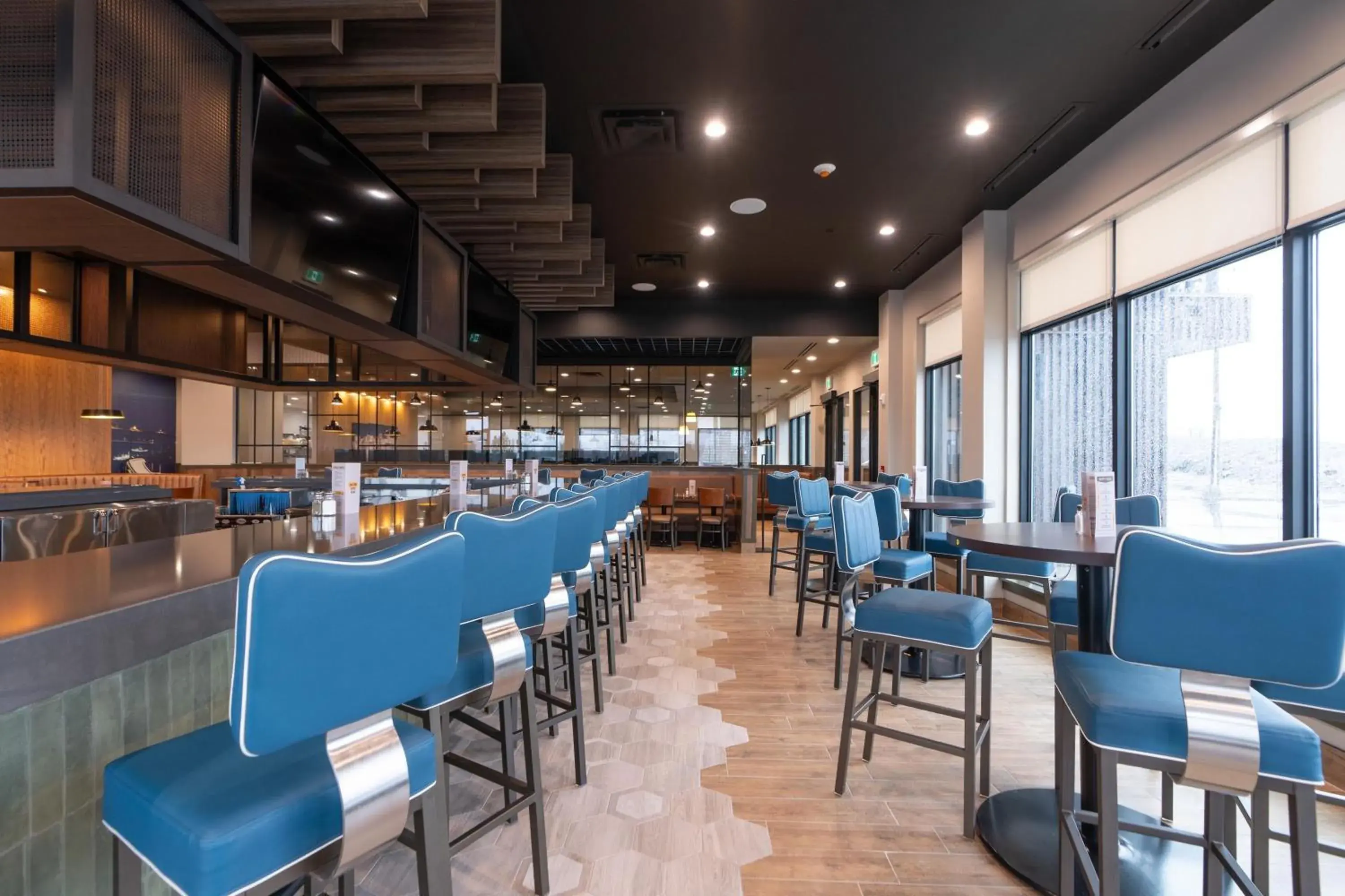 Lounge or bar in Sandman Signature Dartmouth Hotel & Suites Lounge or bar in Sandman Signature Dartmouth Hotel & Suites