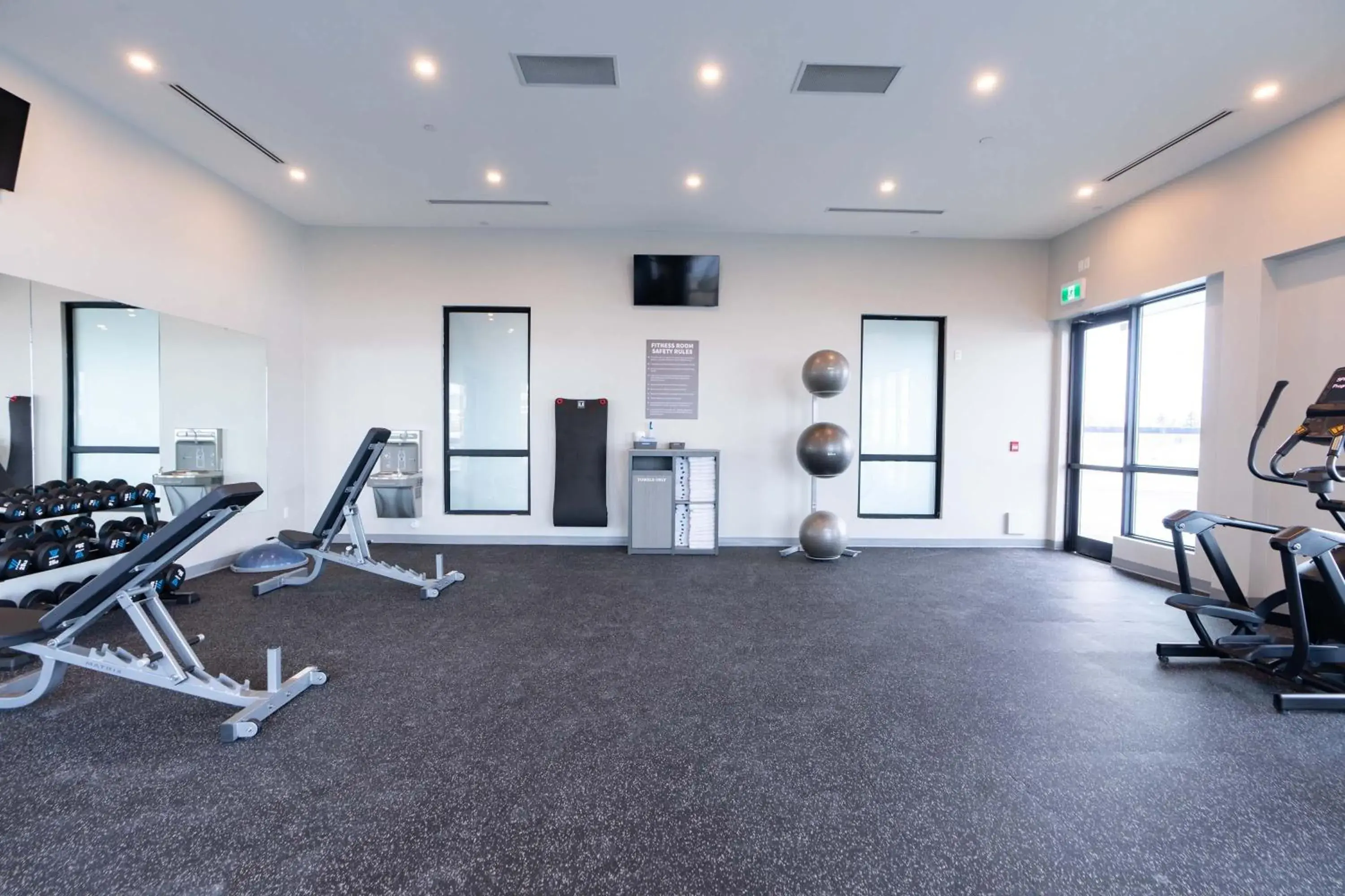 Fitness centre/facilities in Sandman Signature Dartmouth Hotel & Suites Fitness centre/facilities in Sandman Signature Dartmouth Hotel & Suites