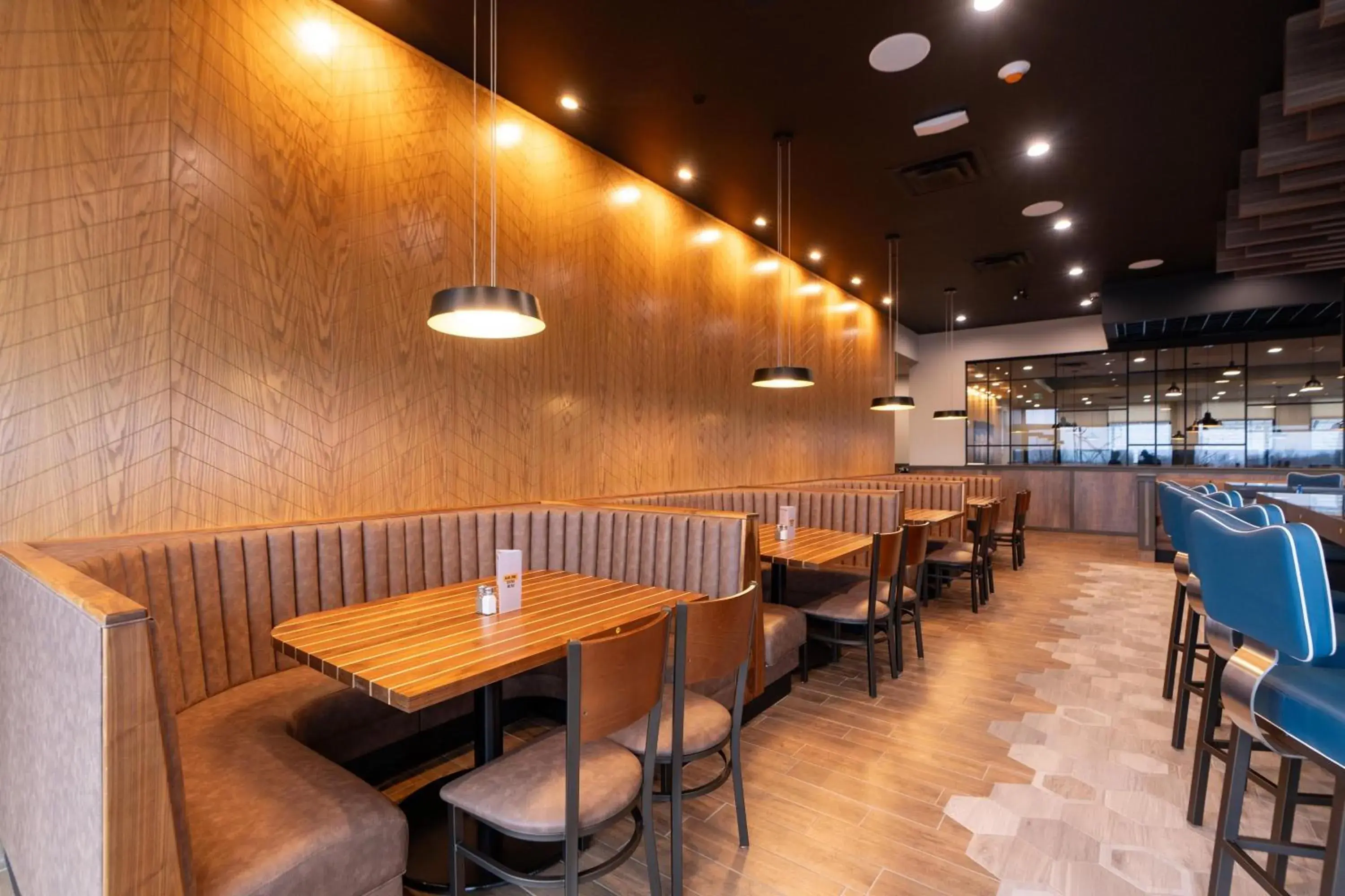 Restaurant/places to eat in Sandman Signature Dartmouth Hotel & Suites Restaurant/places to eat in Sandman Signature Dartmouth Hotel & Suites