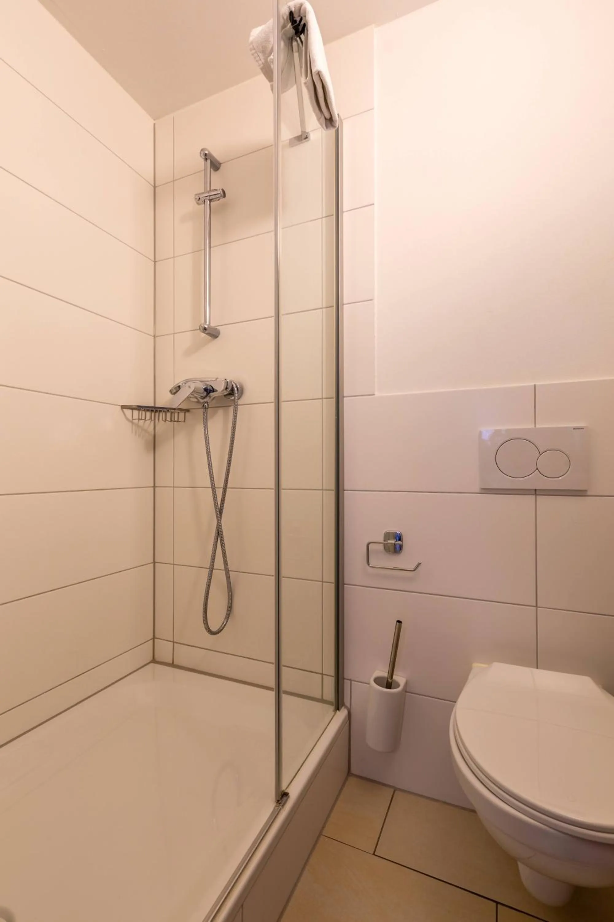 Shower in Nani City Hotel Self Check-In