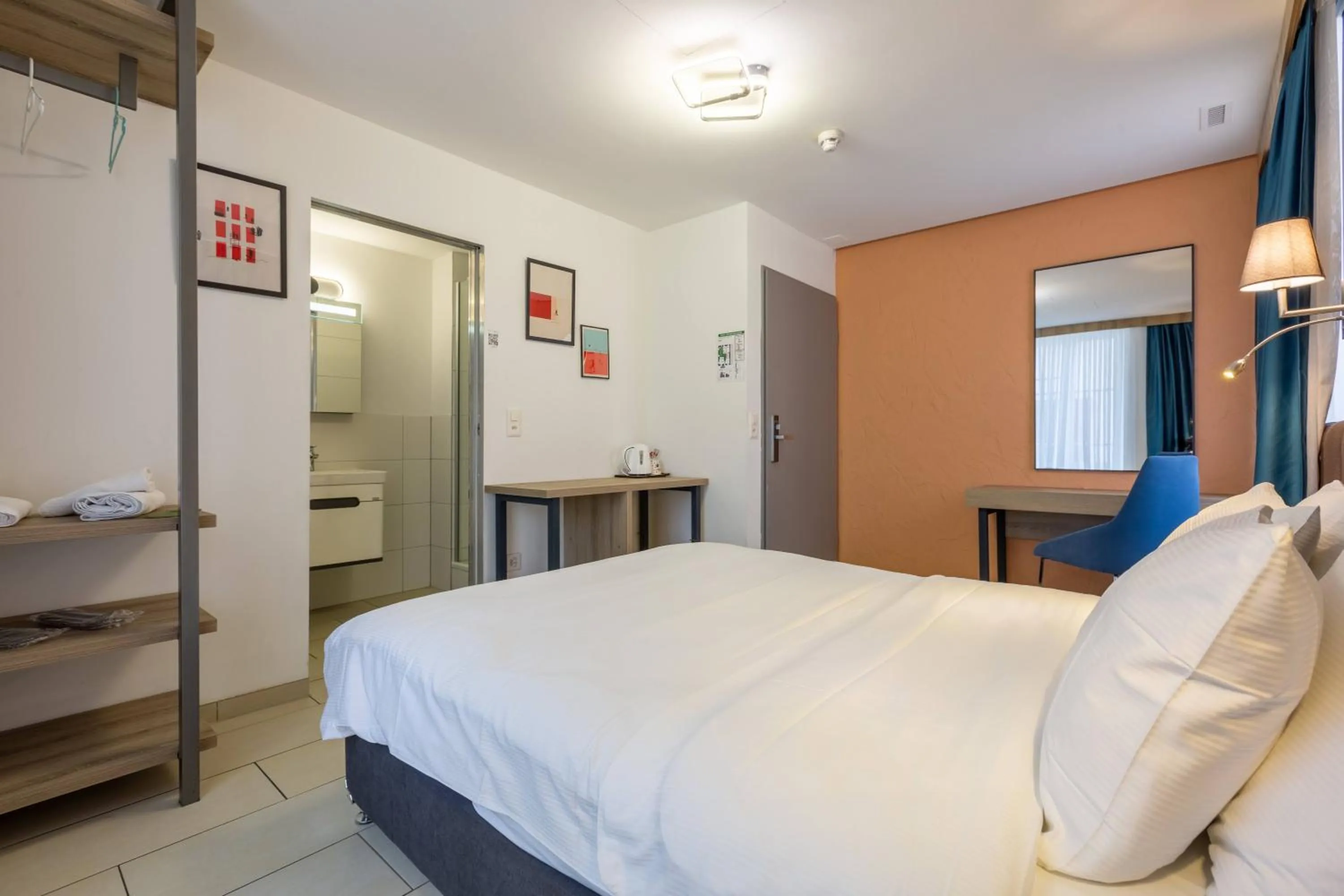 Bed in Nani City Hotel Self Check-In