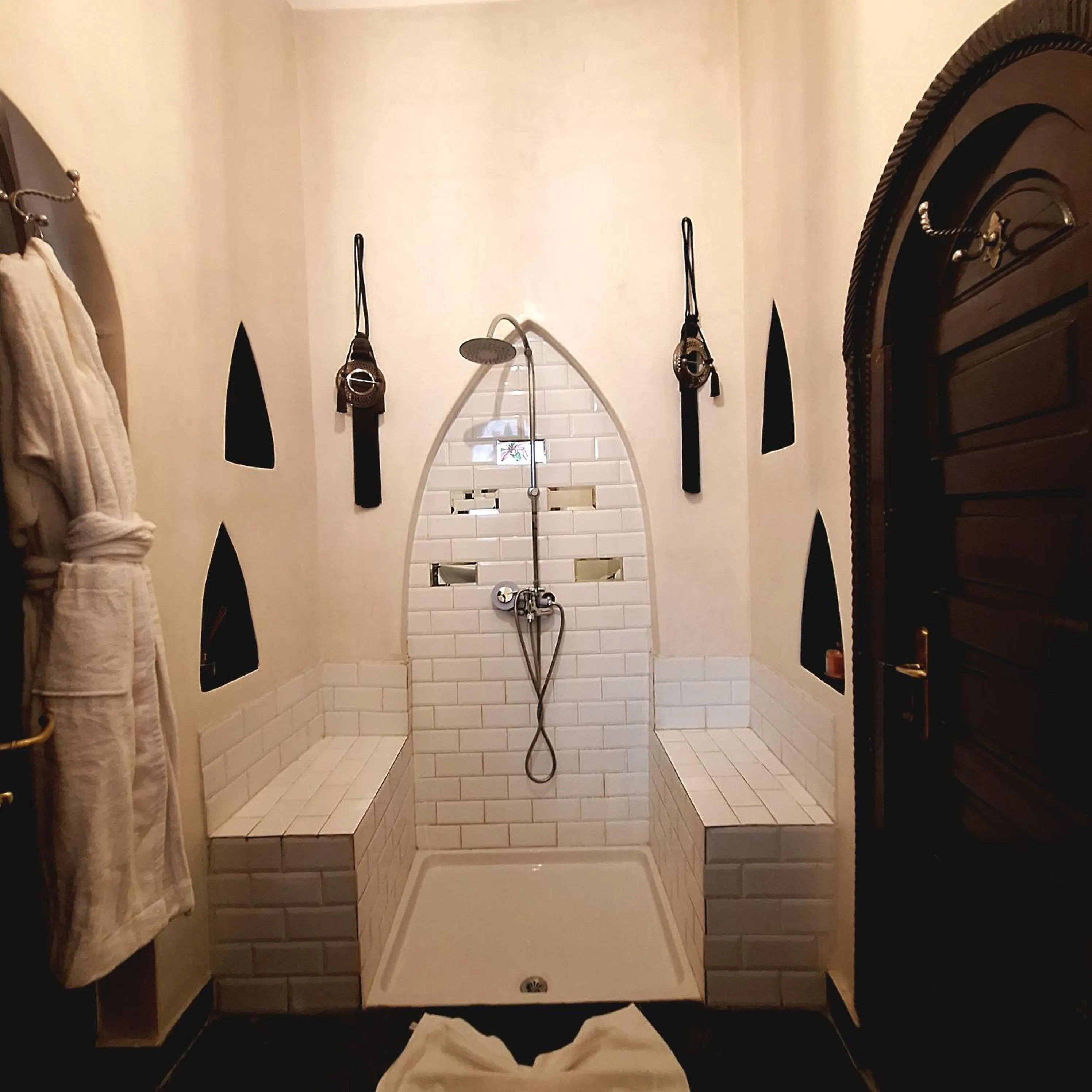 Shower in Riad El Grably