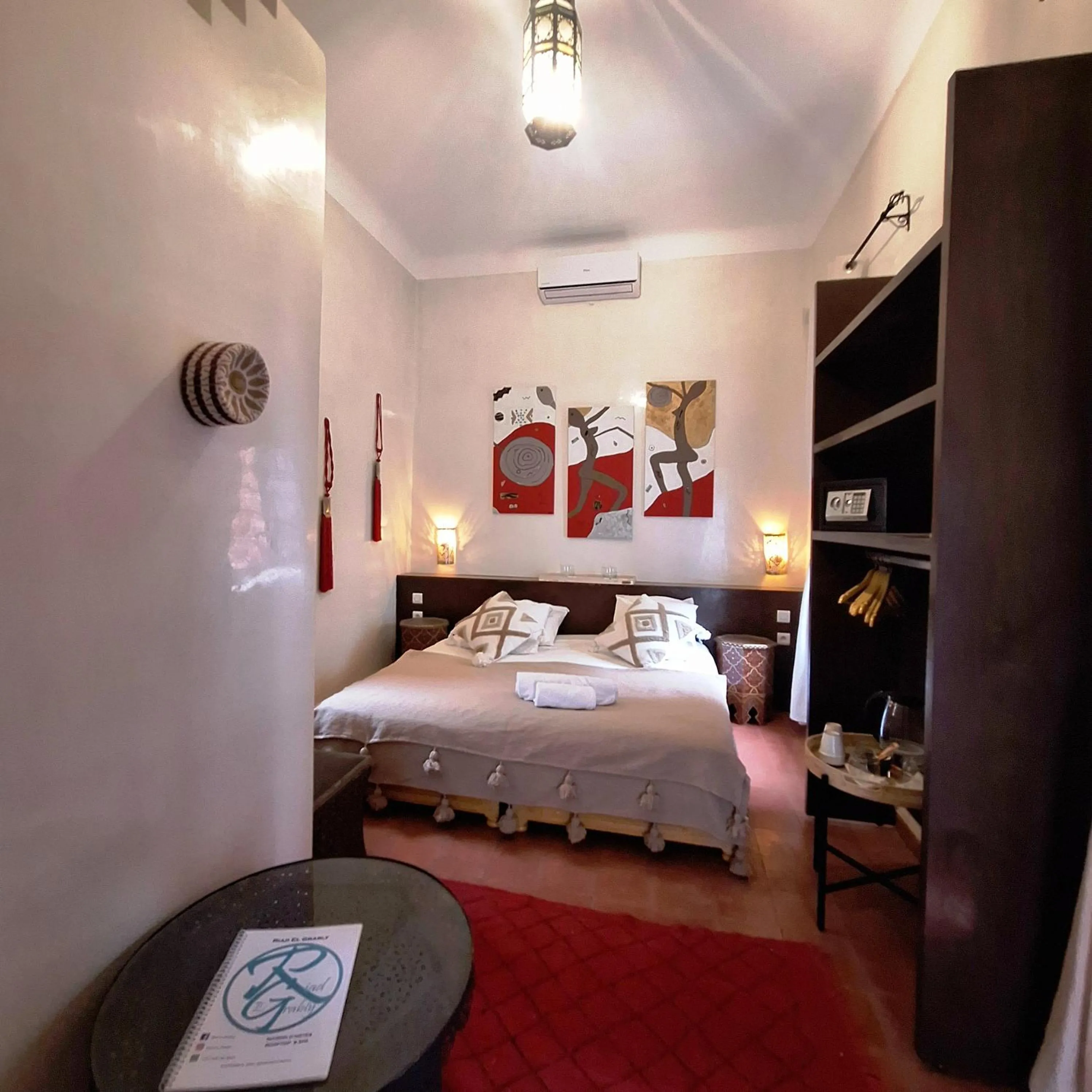 Photo of the whole room, Bed in Riad El Grably