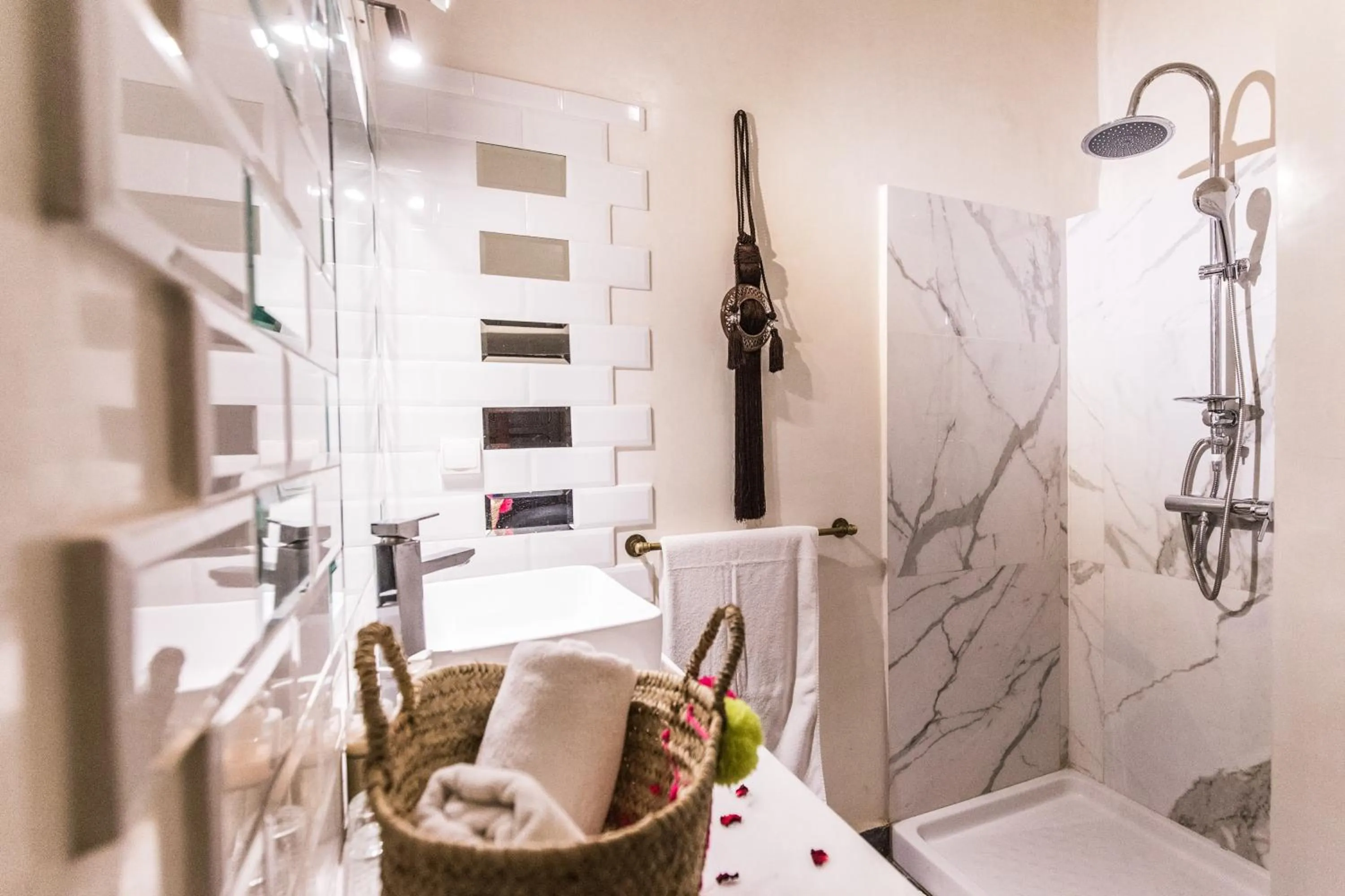 Shower in Riad El Grably